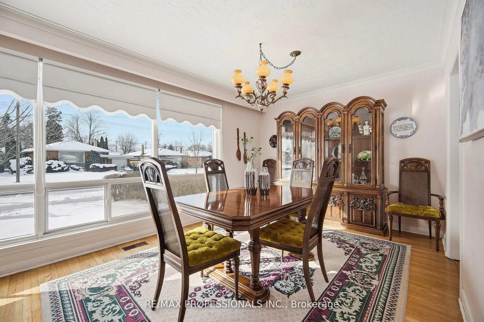 Photo 11 of 7 Pettit Drive, Etobicoke, Willowridge-Martingrove-Richview — HOMEH