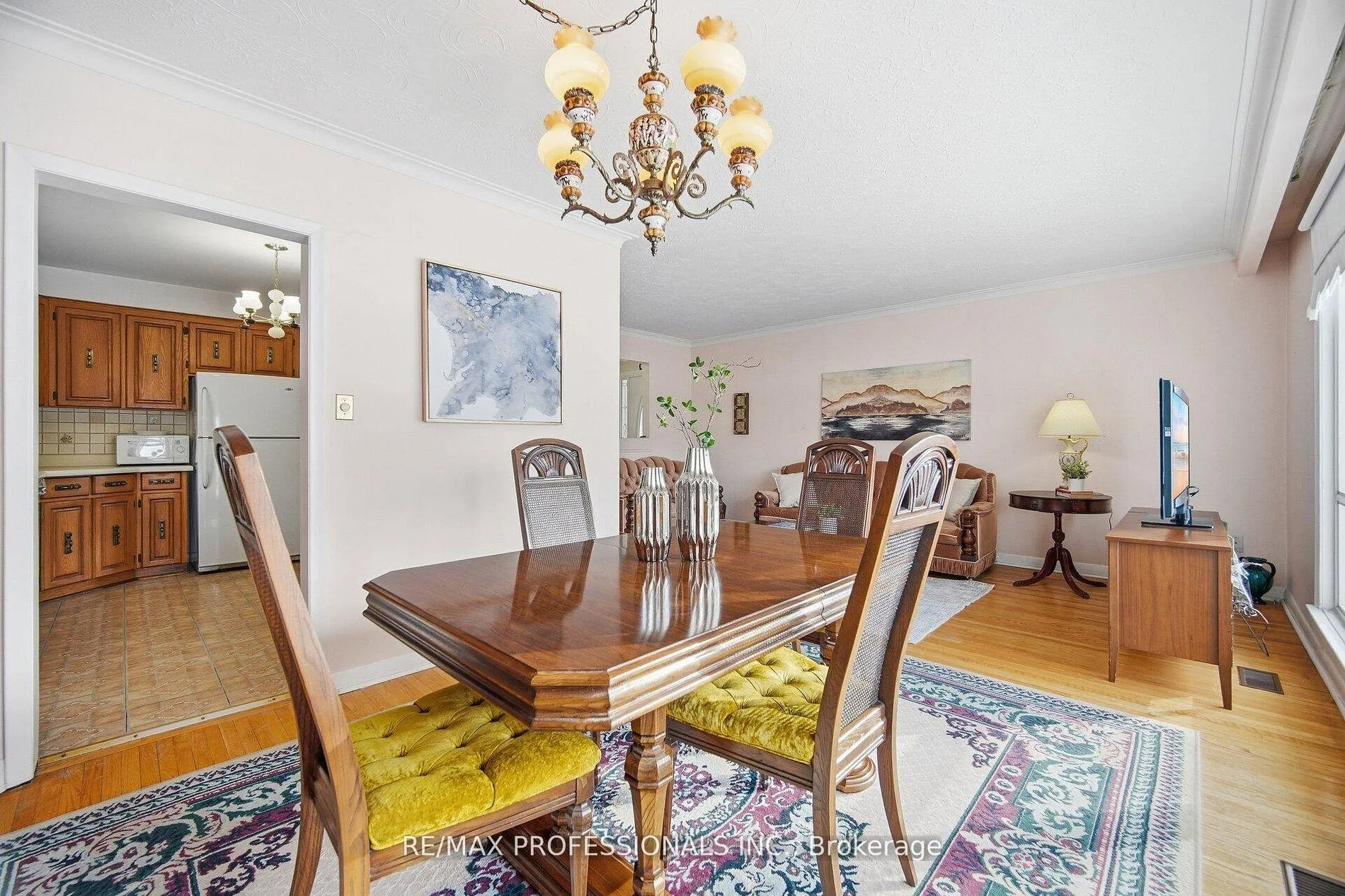 Photo 12 of 7 Pettit Drive, Etobicoke, Willowridge-Martingrove-Richview — HOMEH