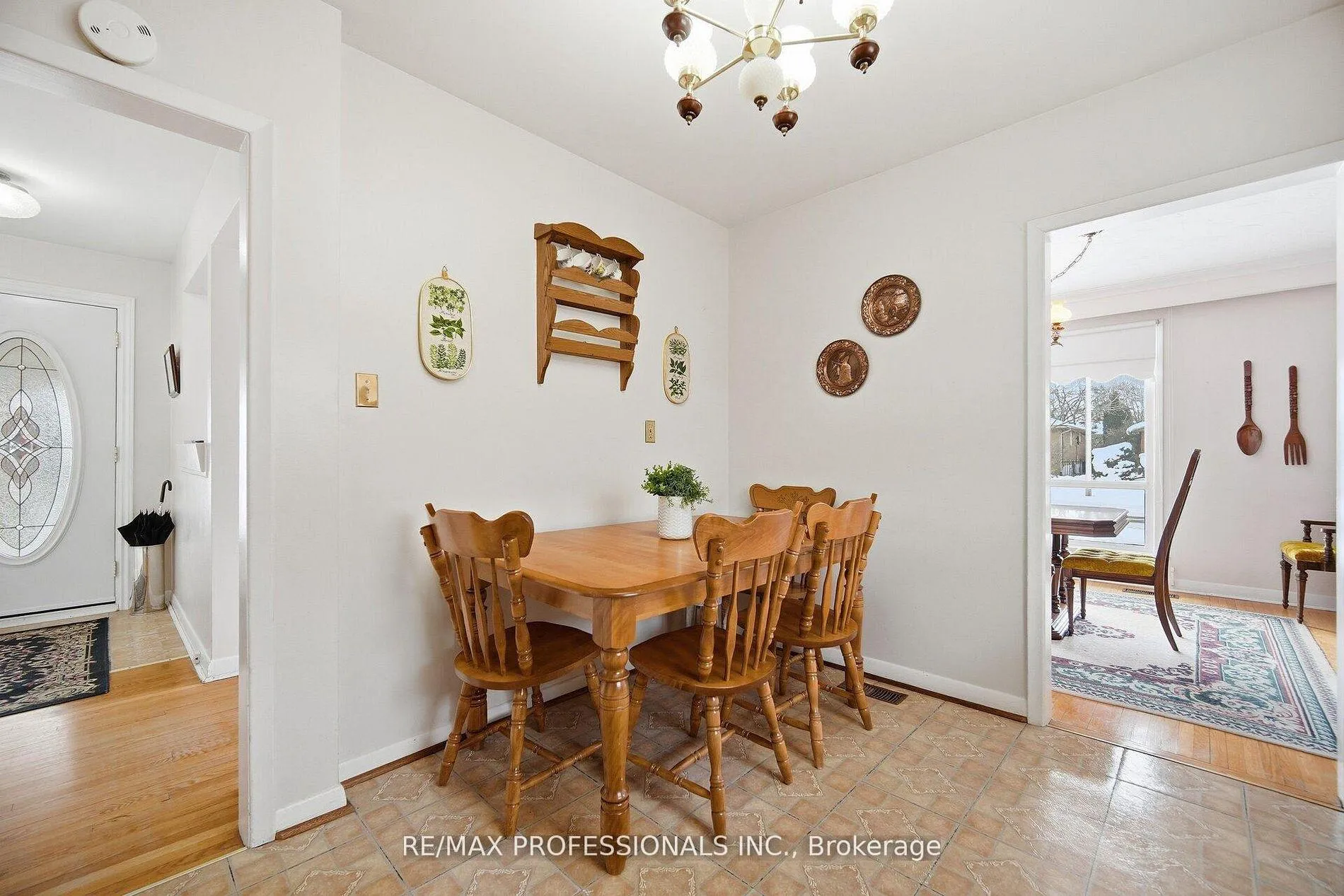 Photo 15 of 7 Pettit Drive, Etobicoke, Willowridge-Martingrove-Richview — HOMEH