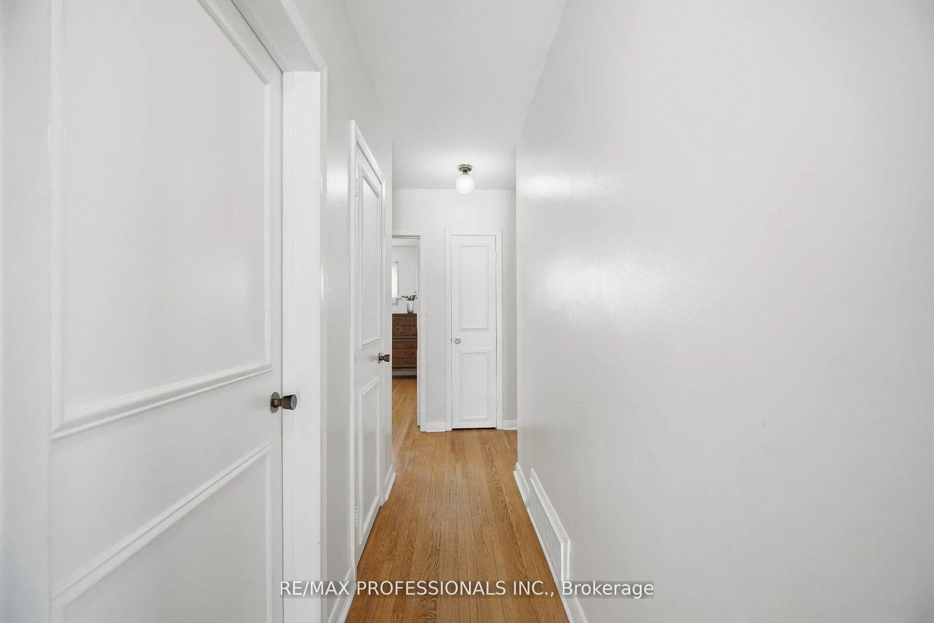 Photo 18 of 7 Pettit Drive, Etobicoke, Willowridge-Martingrove-Richview — HOMEH