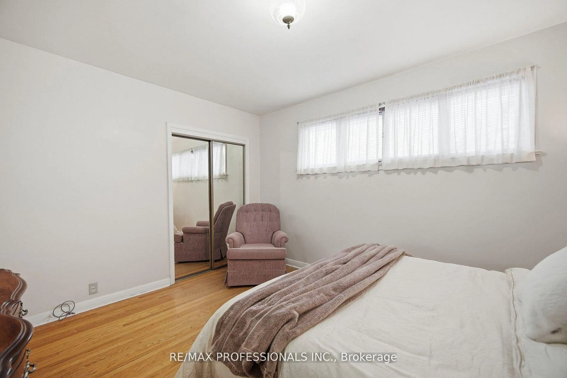 Photo 20 of 7 Pettit Drive, Etobicoke, Willowridge-Martingrove-Richview — HOMEH