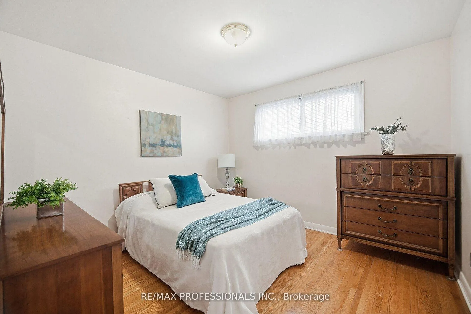Photo 21 of 7 Pettit Drive, Etobicoke, Willowridge-Martingrove-Richview — HOMEH