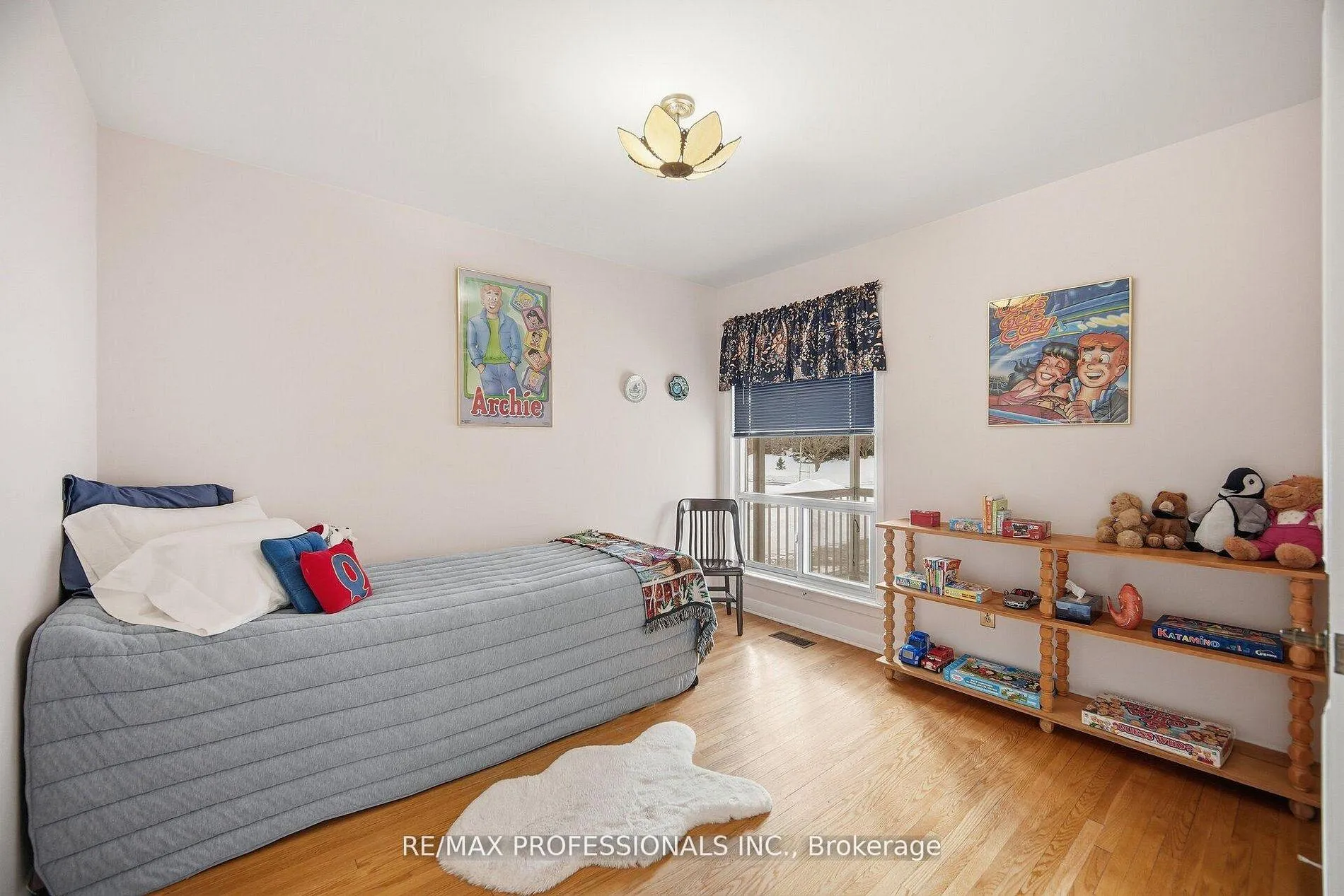 Photo 23 of 7 Pettit Drive, Etobicoke, Willowridge-Martingrove-Richview — HOMEH