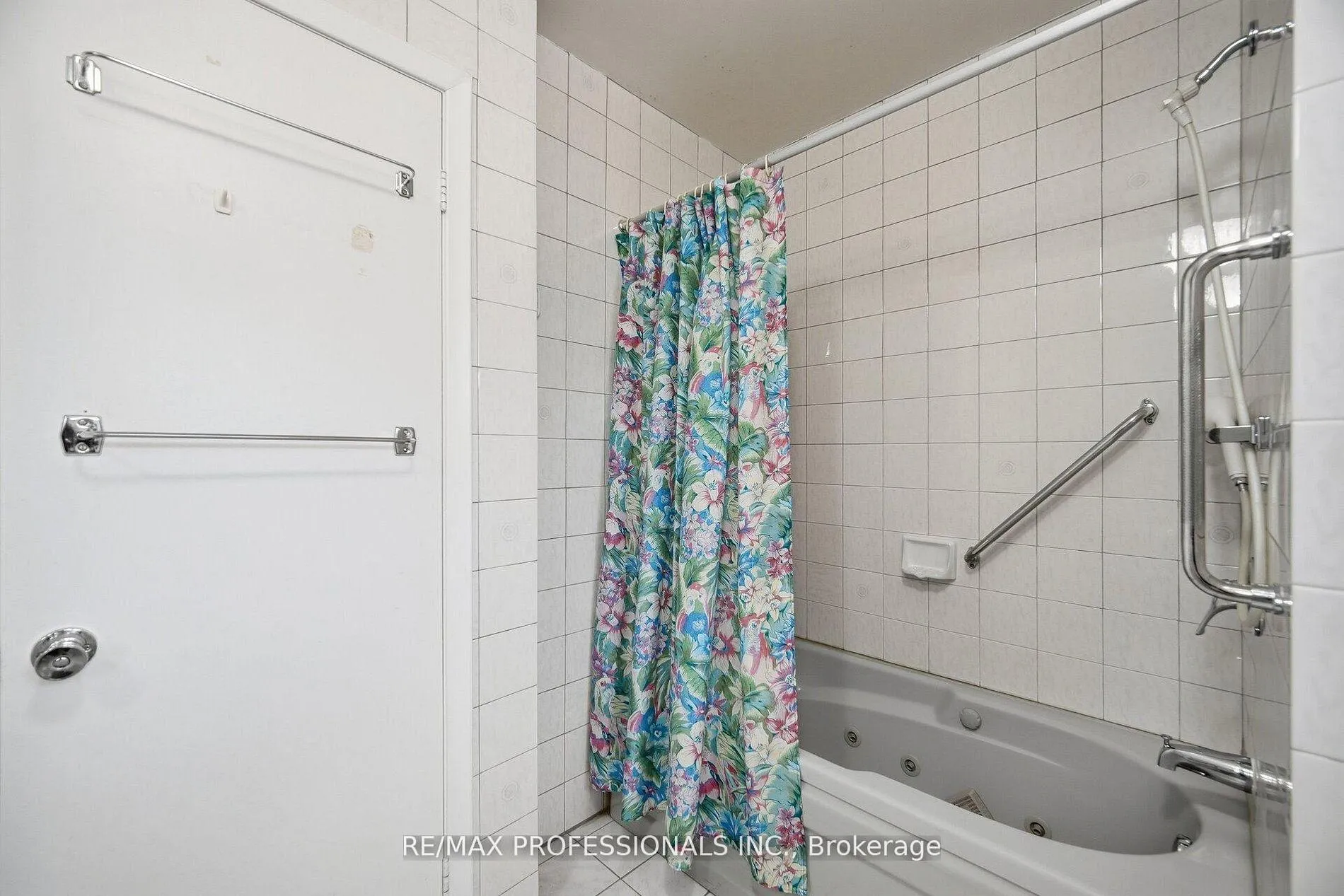 Photo 26 of 7 Pettit Drive, Etobicoke, Willowridge-Martingrove-Richview — HOMEH