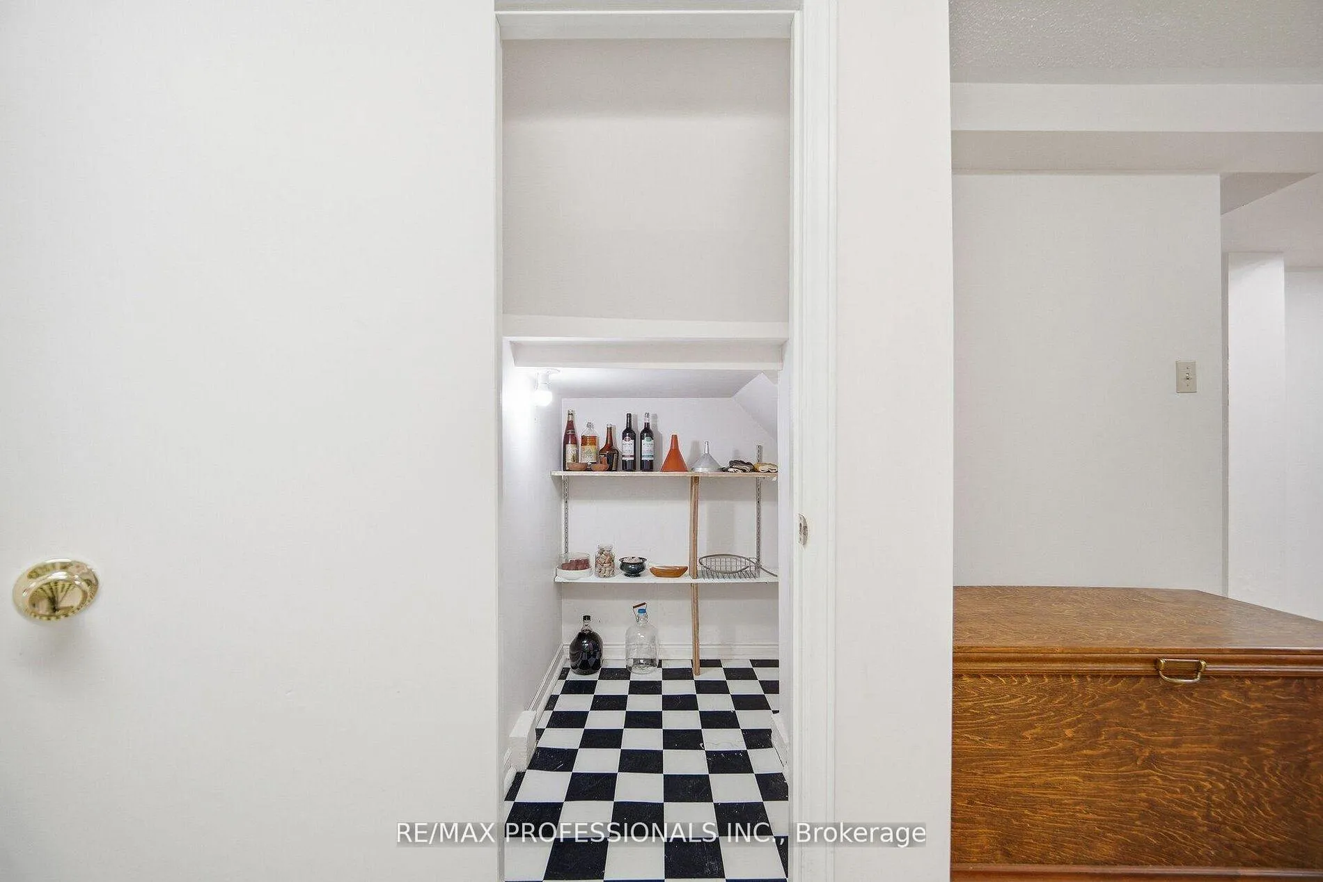 Photo 41 of 7 Pettit Drive, Etobicoke, Willowridge-Martingrove-Richview — HOMEH
