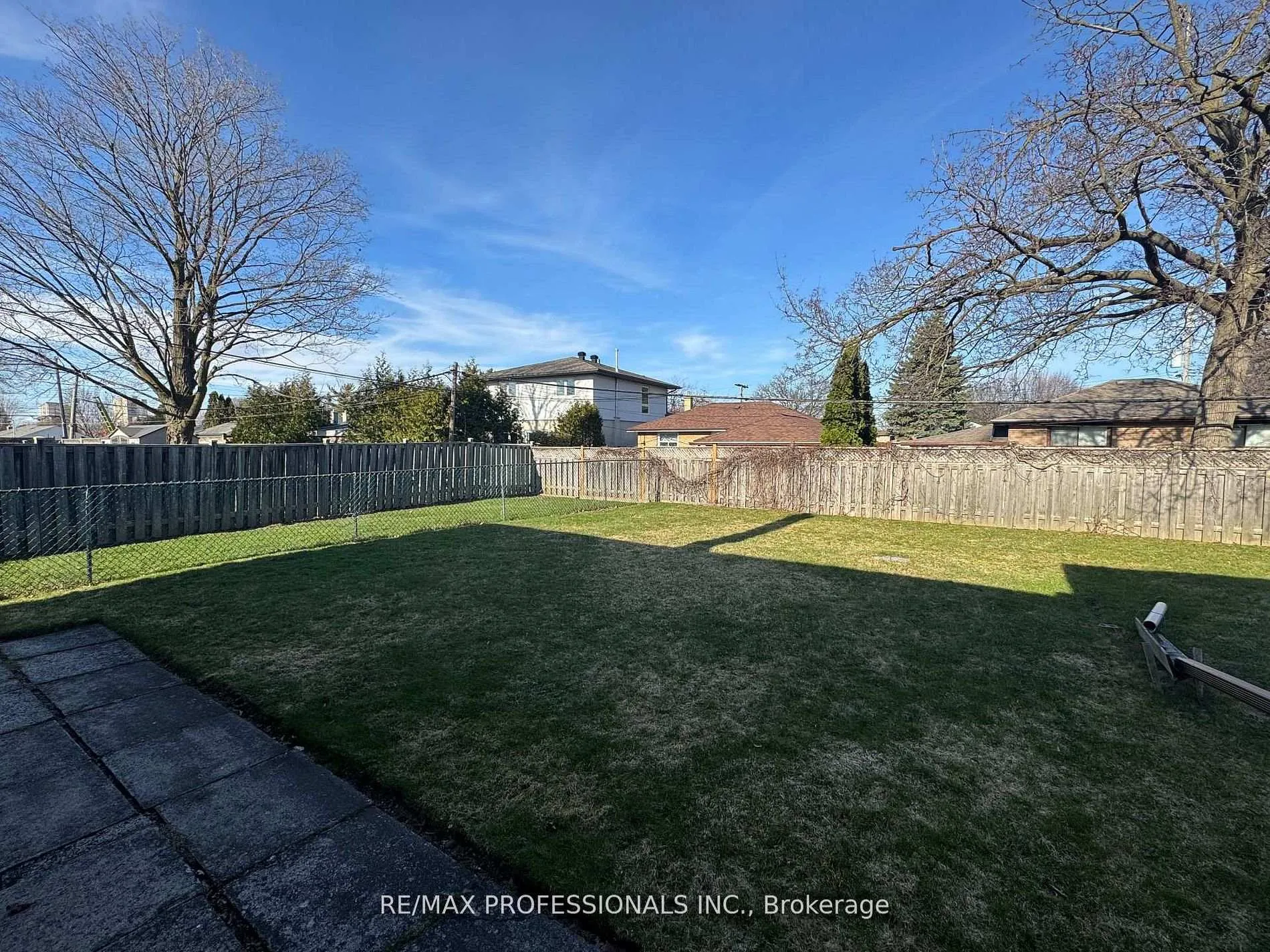 Photo 42 of 7 Pettit Drive, Etobicoke, Willowridge-Martingrove-Richview — HOMEH