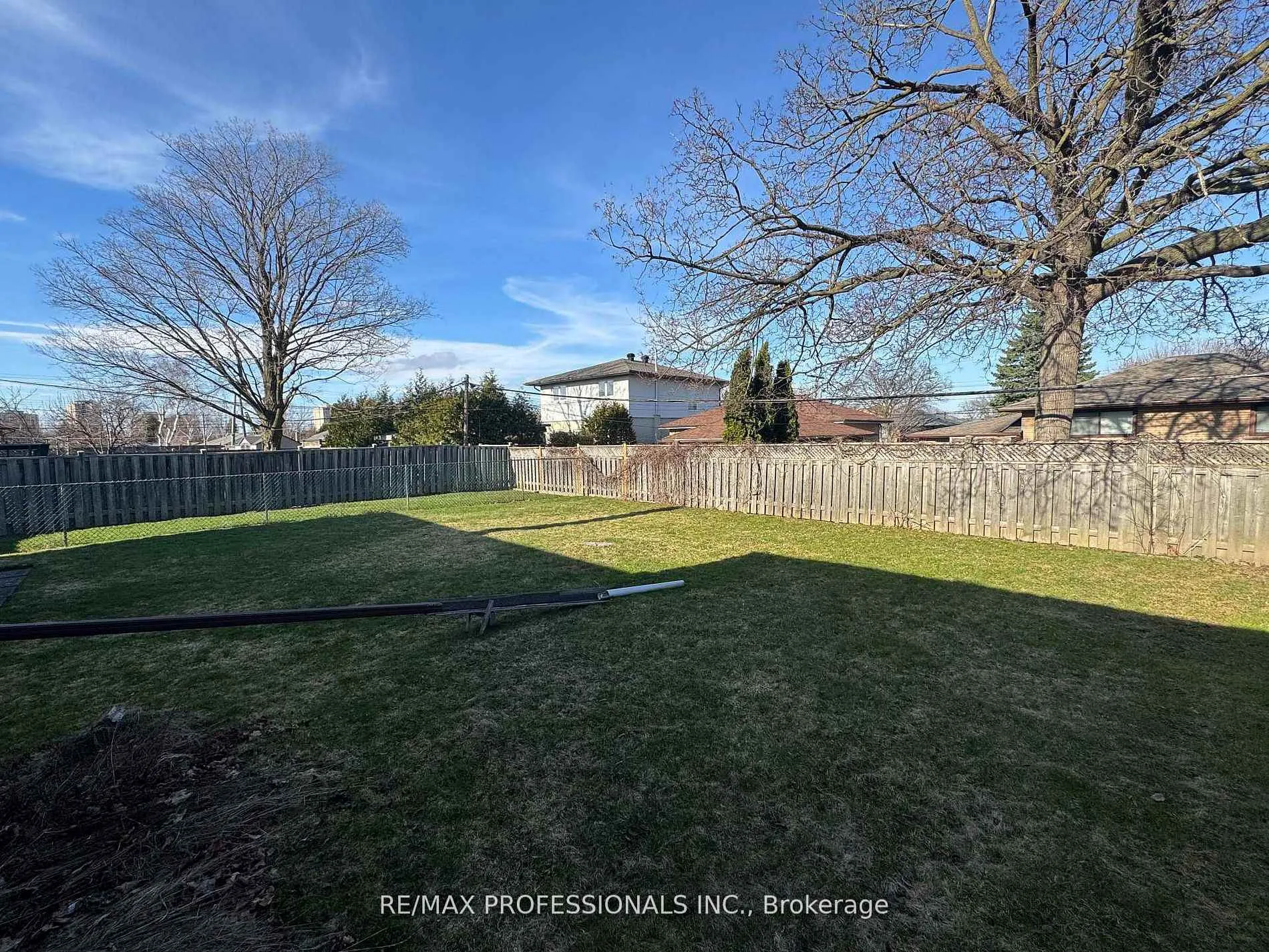 Photo 44 of 7 Pettit Drive, Etobicoke, Willowridge-Martingrove-Richview — HOMEH