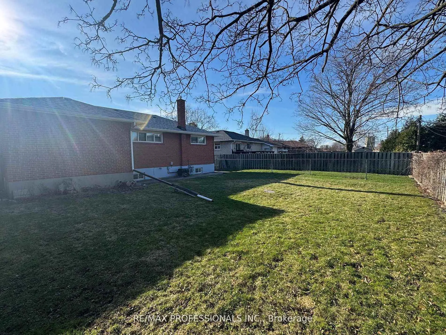 Photo 45 of 7 Pettit Drive, Etobicoke, Willowridge-Martingrove-Richview — HOMEH