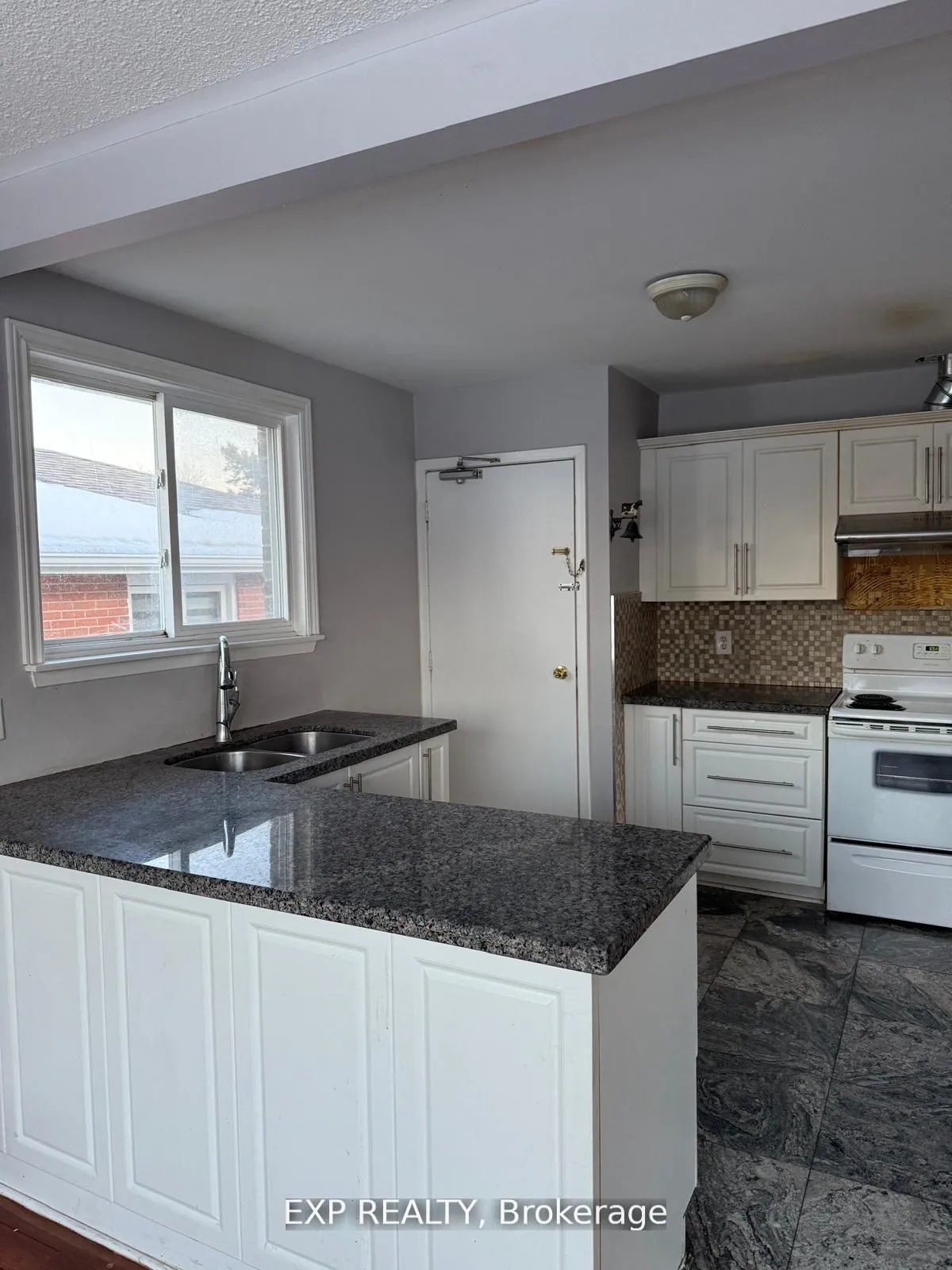 Photo 5 of Unit Upper, 17 Gable Drive, Brampton, Madoc — HOMEH