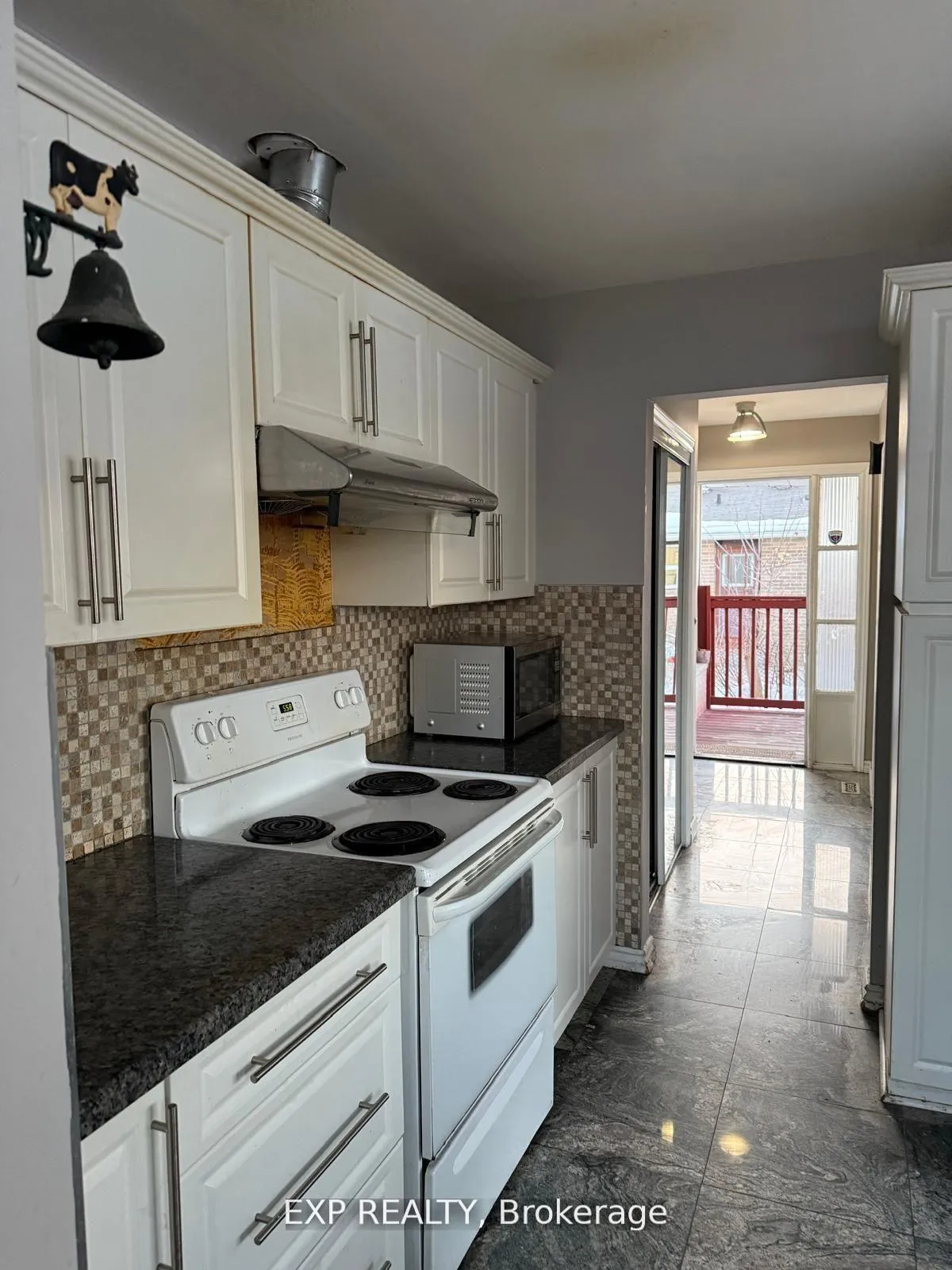Photo 6 of Unit Upper, 17 Gable Drive, Brampton, Madoc — HOMEH