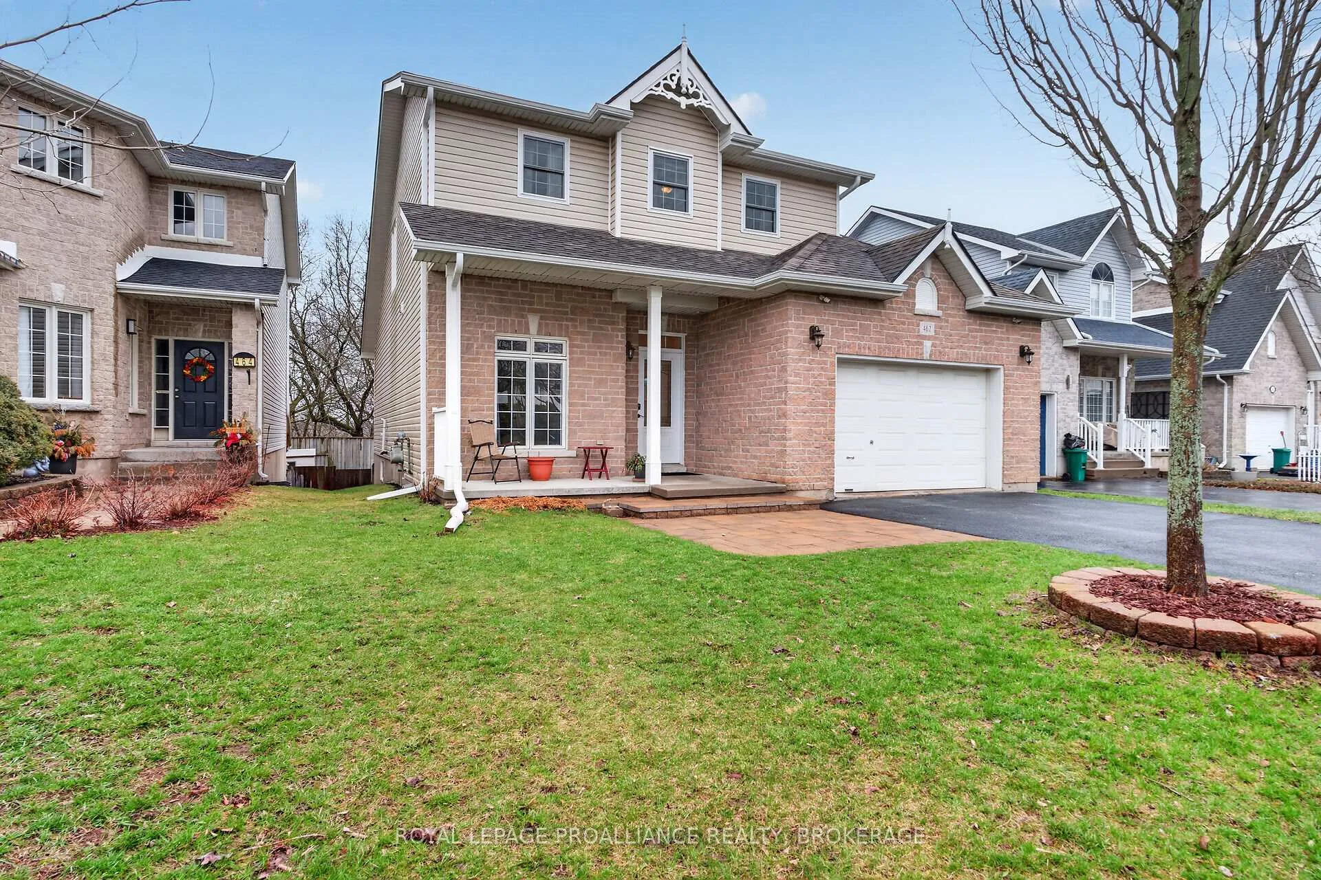 Photo 4 of 462 Weston Crescent, Kingston, East Gardiners Rd — HOMEH