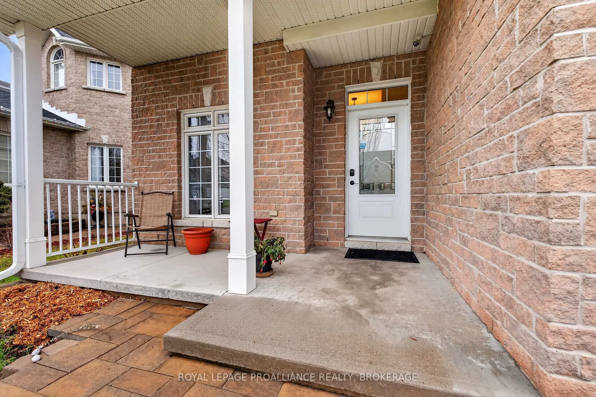 Photo 5 of 462 Weston Crescent, Kingston, East Gardiners Rd — HOMEH