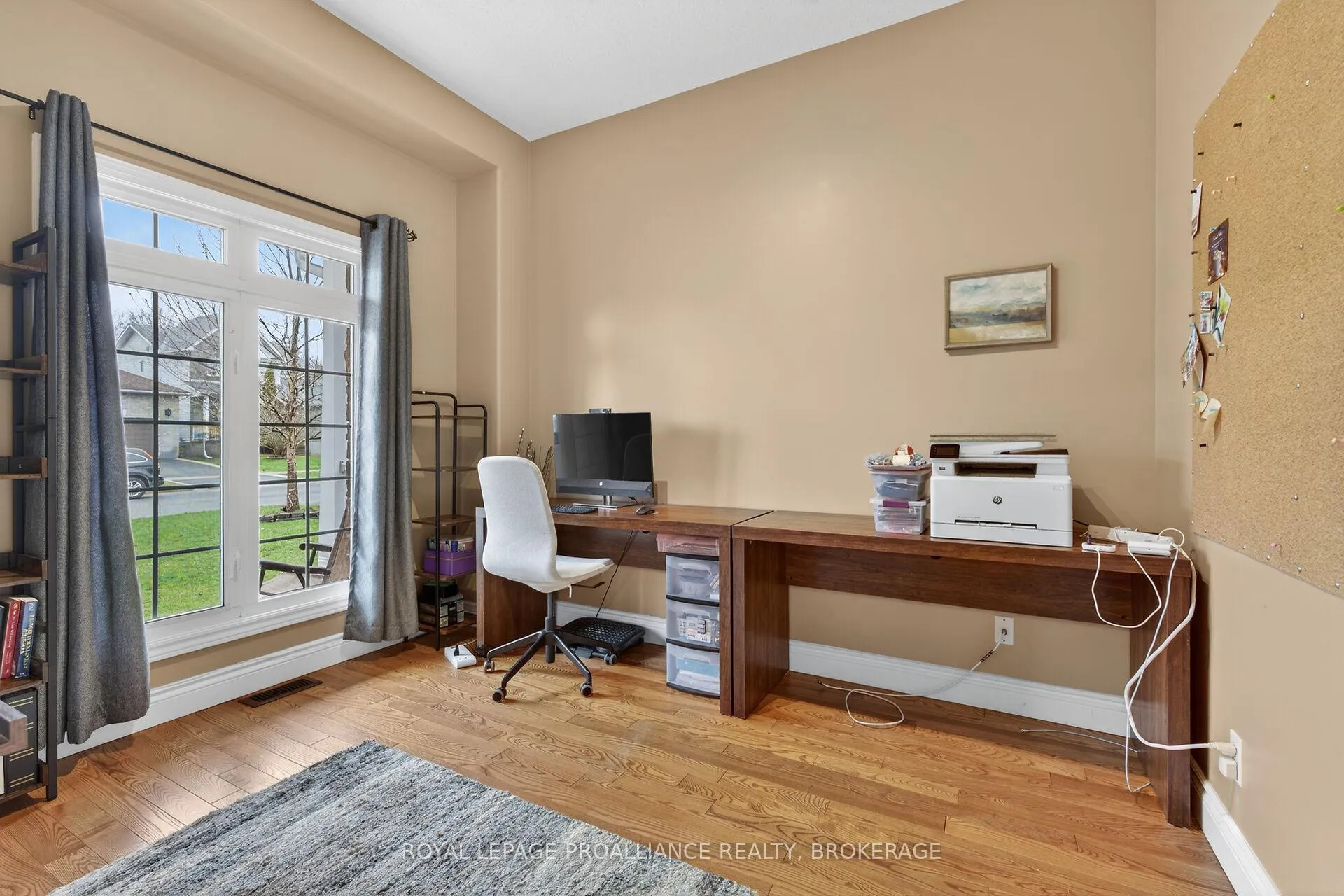 Photo 8 of 462 Weston Crescent, Kingston, East Gardiners Rd — HOMEH