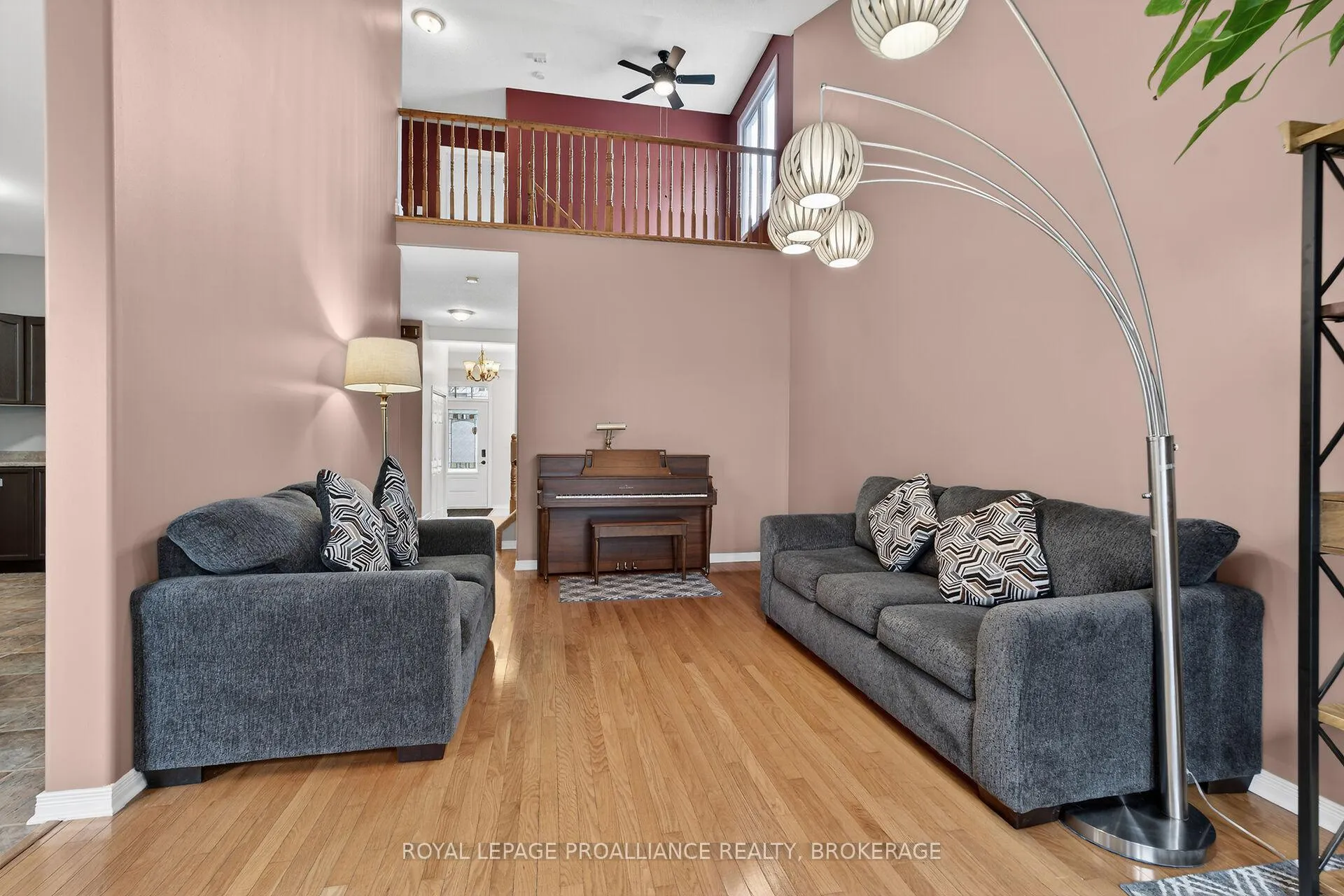 Photo 13 of 462 Weston Crescent, Kingston, East Gardiners Rd — HOMEH