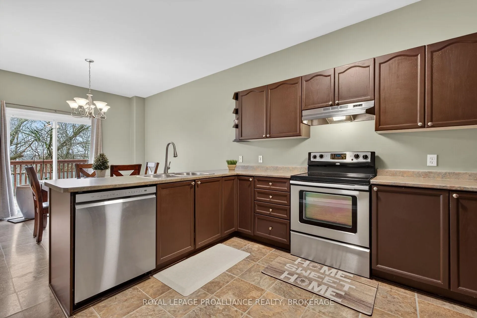 Photo 19 of 462 Weston Crescent, Kingston, East Gardiners Rd — HOMEH