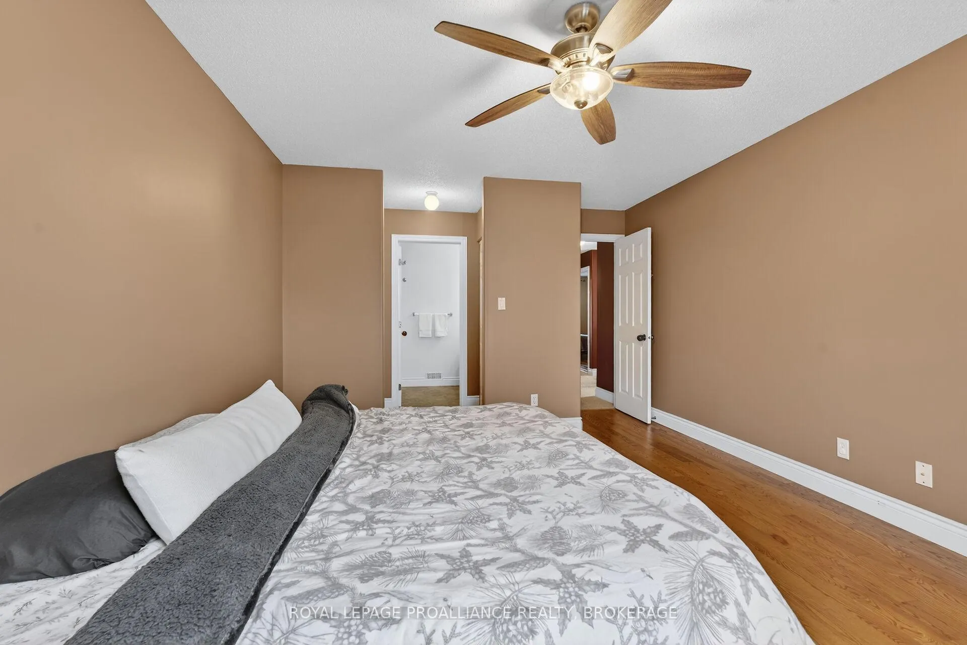 Photo 26 of 462 Weston Crescent, Kingston, East Gardiners Rd — HOMEH