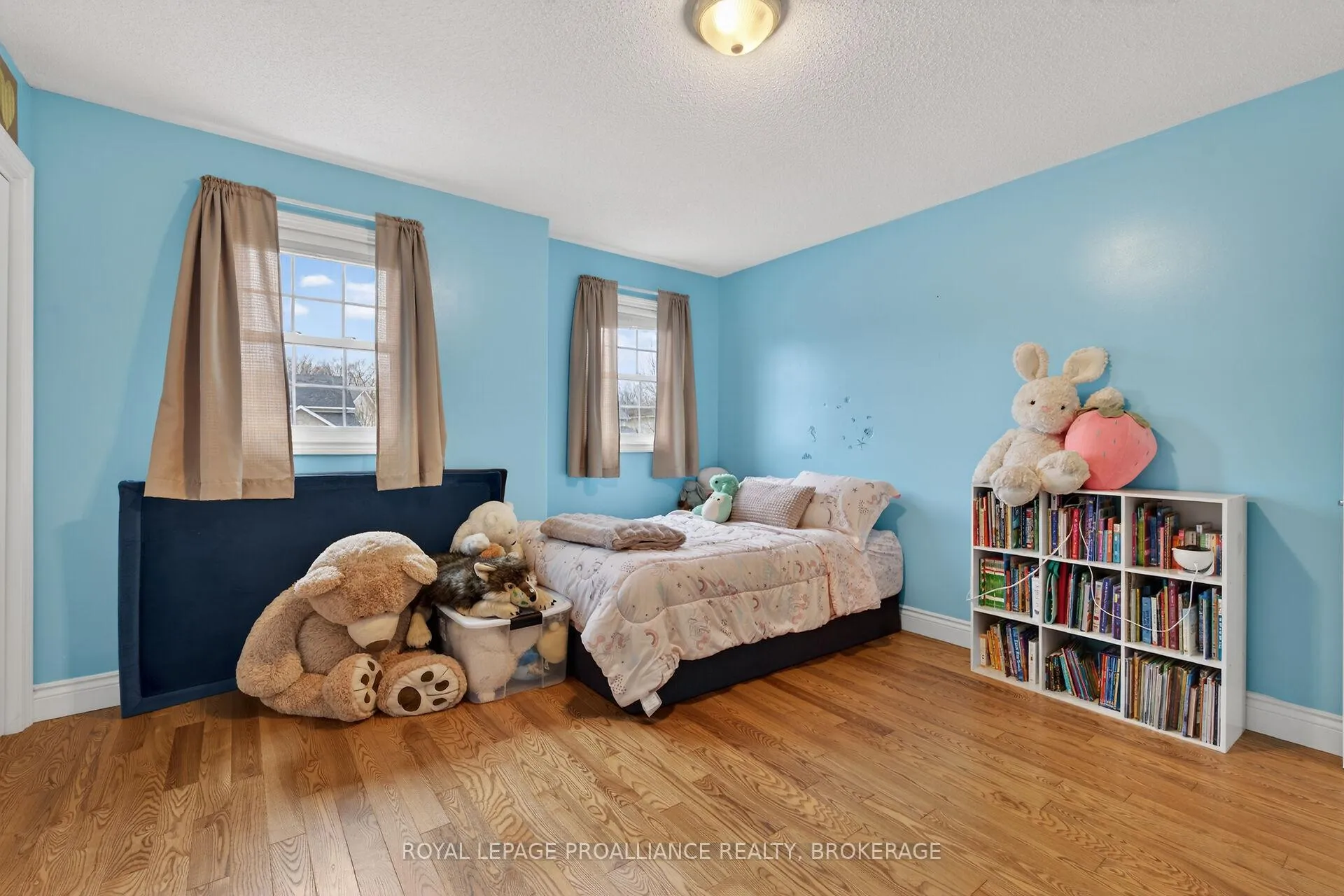 Photo 31 of 462 Weston Crescent, Kingston, East Gardiners Rd — HOMEH