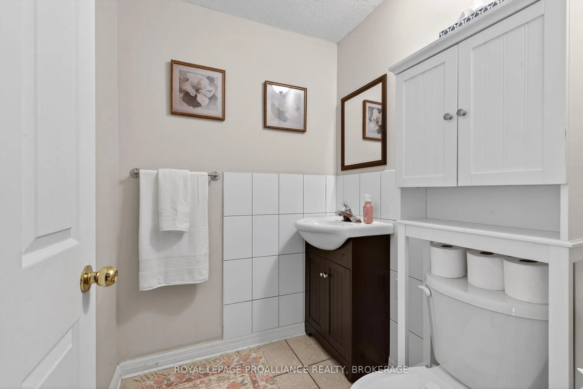 Photo 35 of 462 Weston Crescent, Kingston, East Gardiners Rd — HOMEH