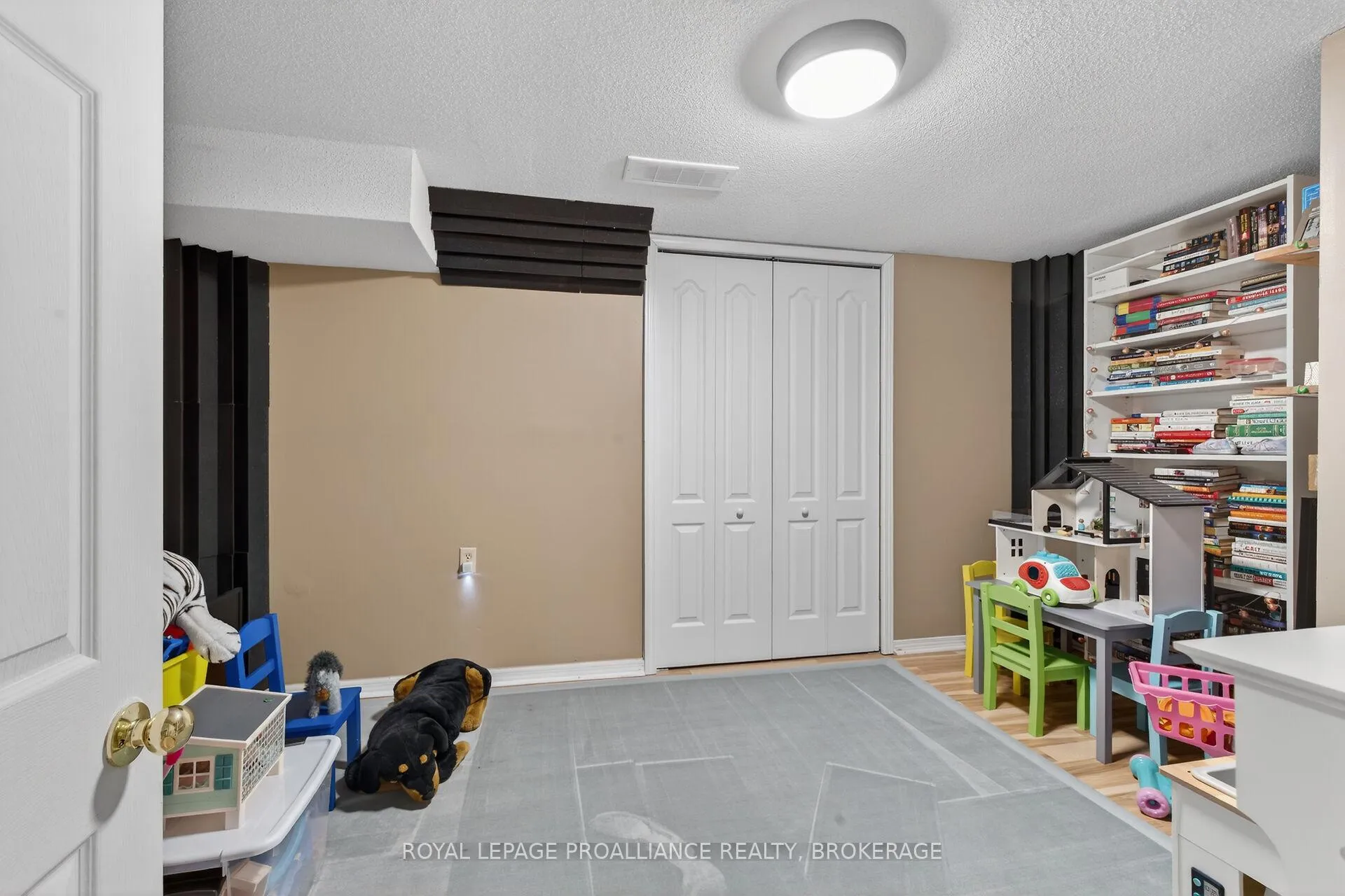 Photo 36 of 462 Weston Crescent, Kingston, East Gardiners Rd — HOMEH