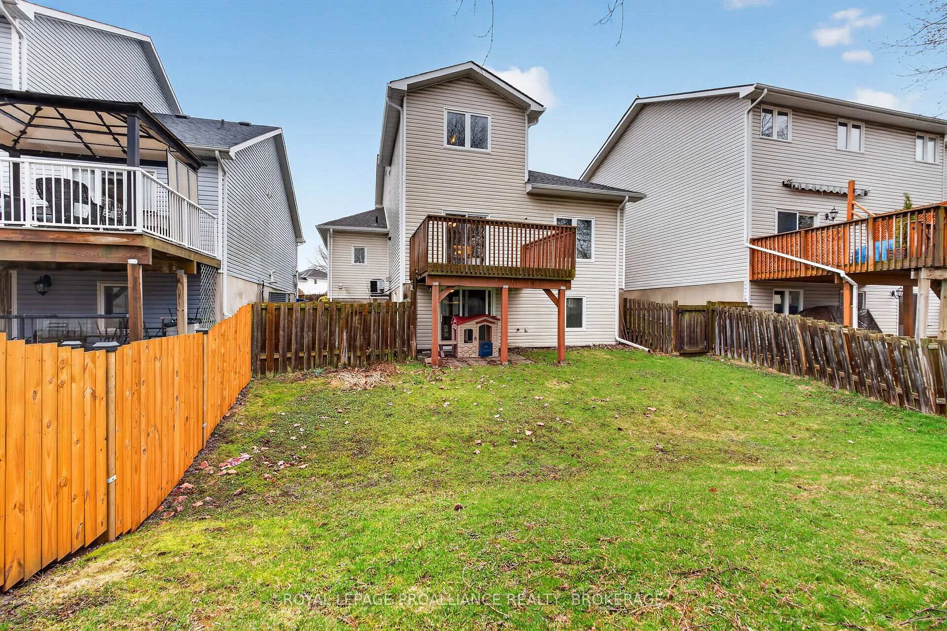 Photo 39 of 462 Weston Crescent, Kingston, East Gardiners Rd — HOMEH