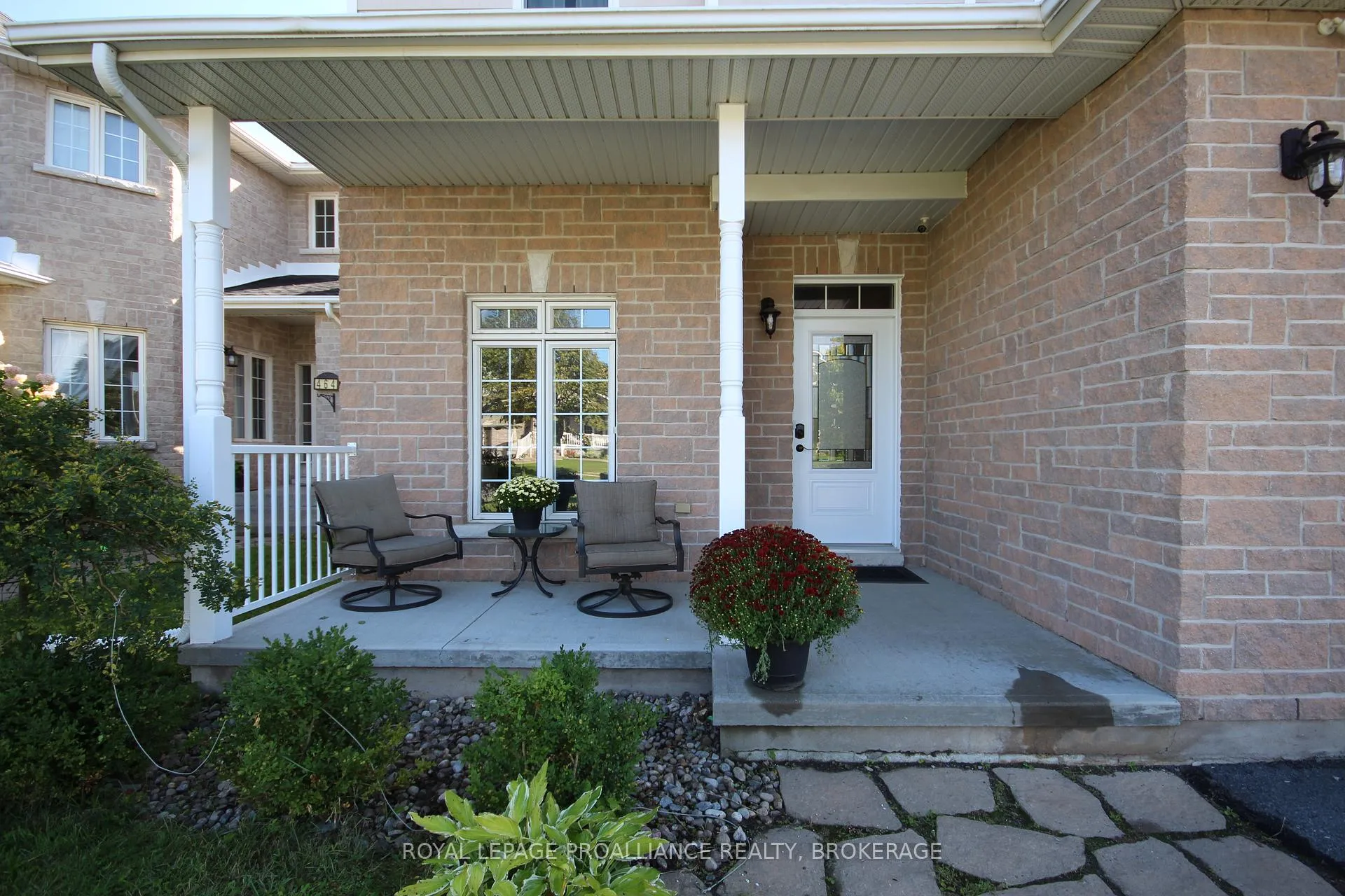 Photo 43 of 462 Weston Crescent, Kingston, East Gardiners Rd — HOMEH