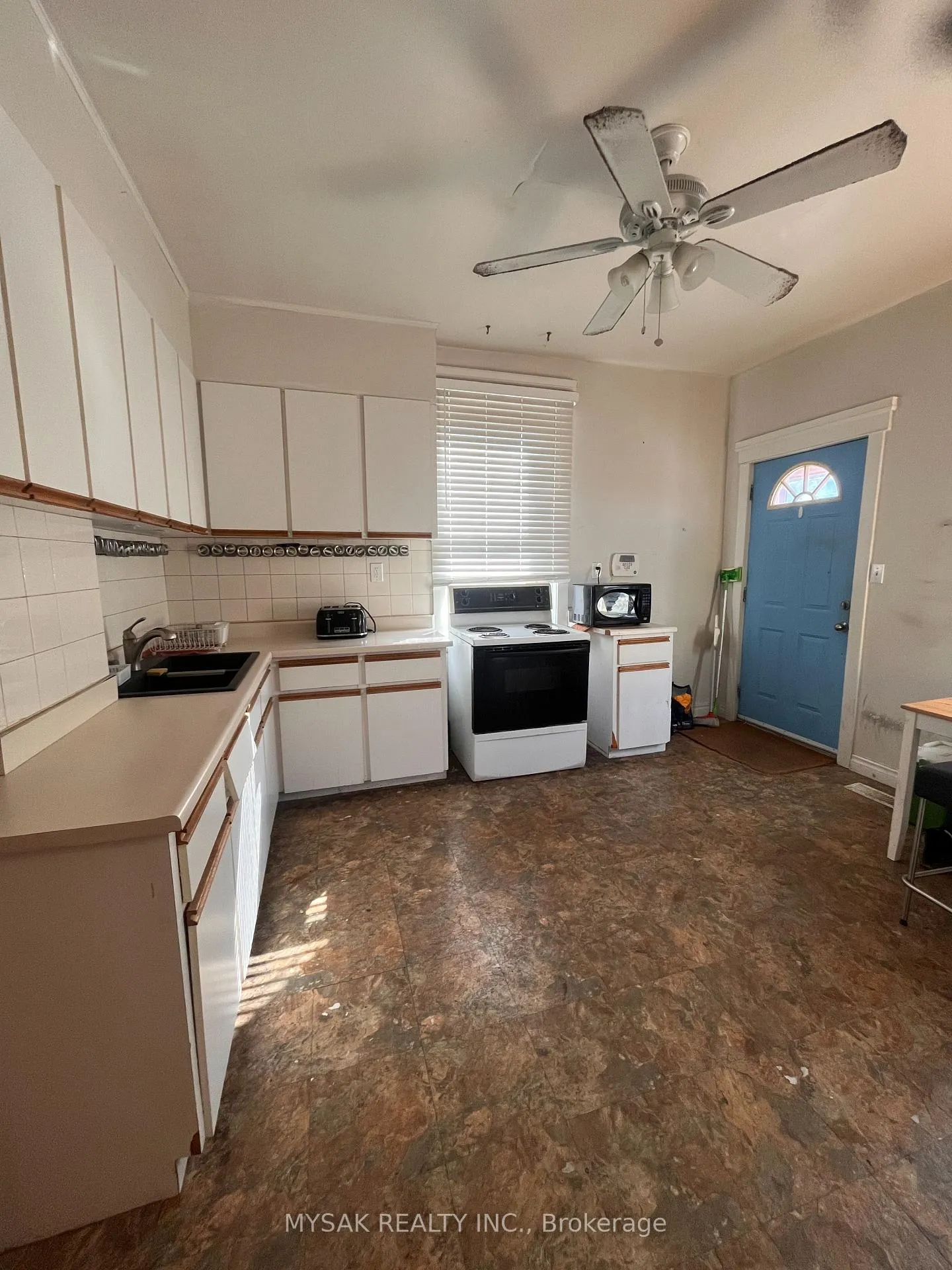 Photo 4 of 269 Sammon Avenue, Toronto, Danforth Village-East York — HOMEH