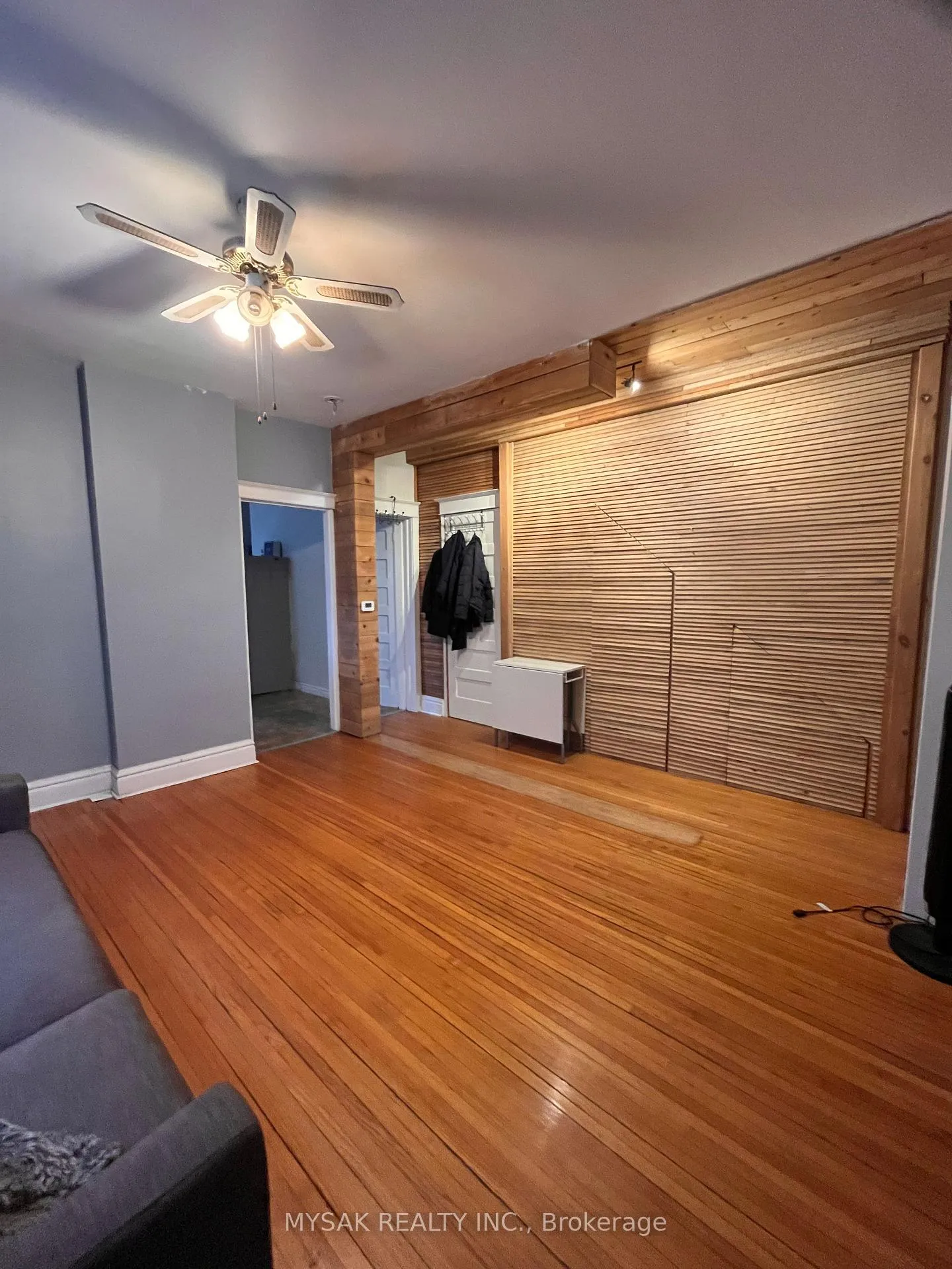 Photo 7 of 269 Sammon Avenue, Toronto, Danforth Village-East York — HOMEH