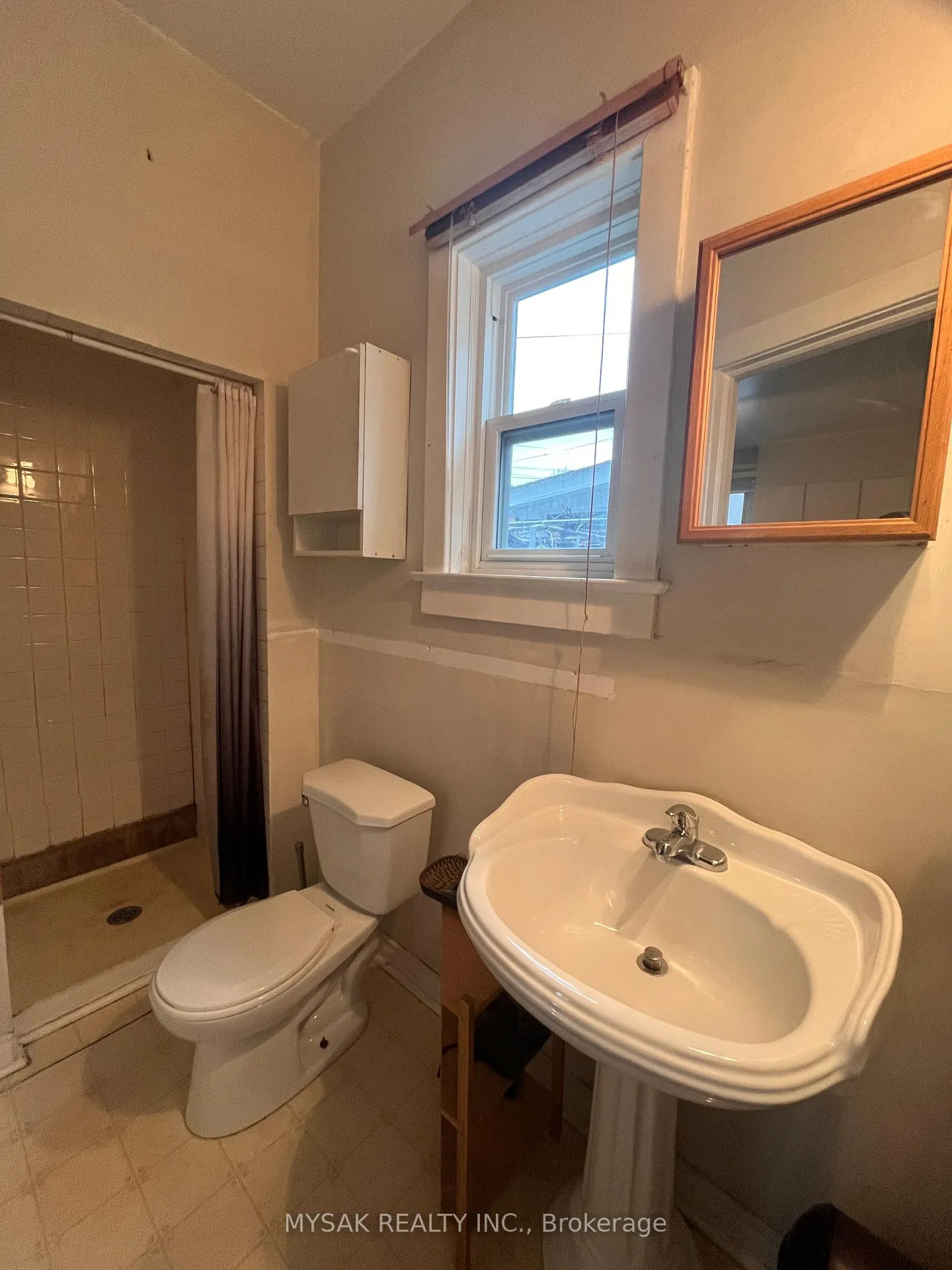 Photo 8 of 269 Sammon Avenue, Toronto, Danforth Village-East York — HOMEH