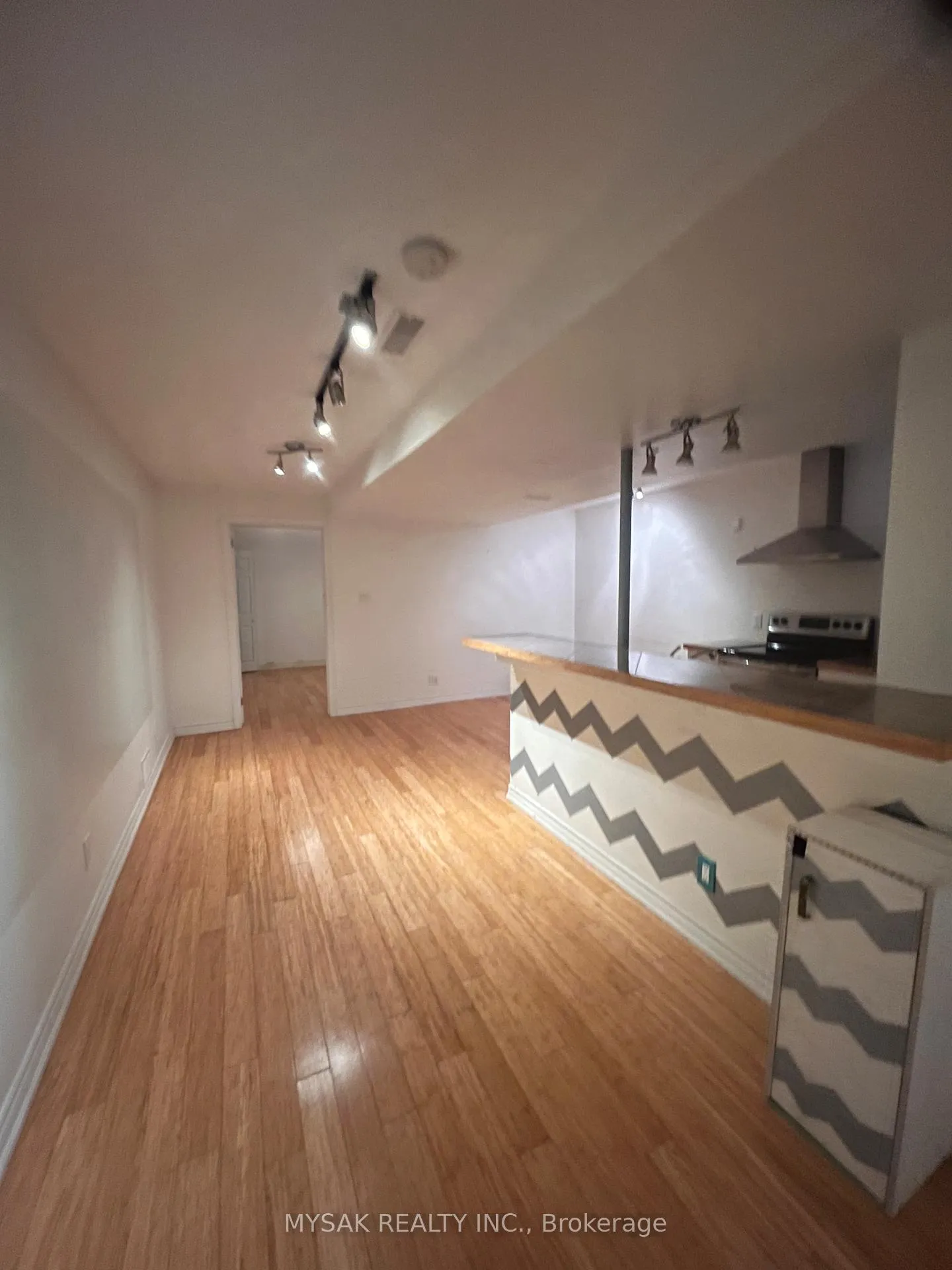 Photo 17 of 269 Sammon Avenue, Toronto, Danforth Village-East York — HOMEH