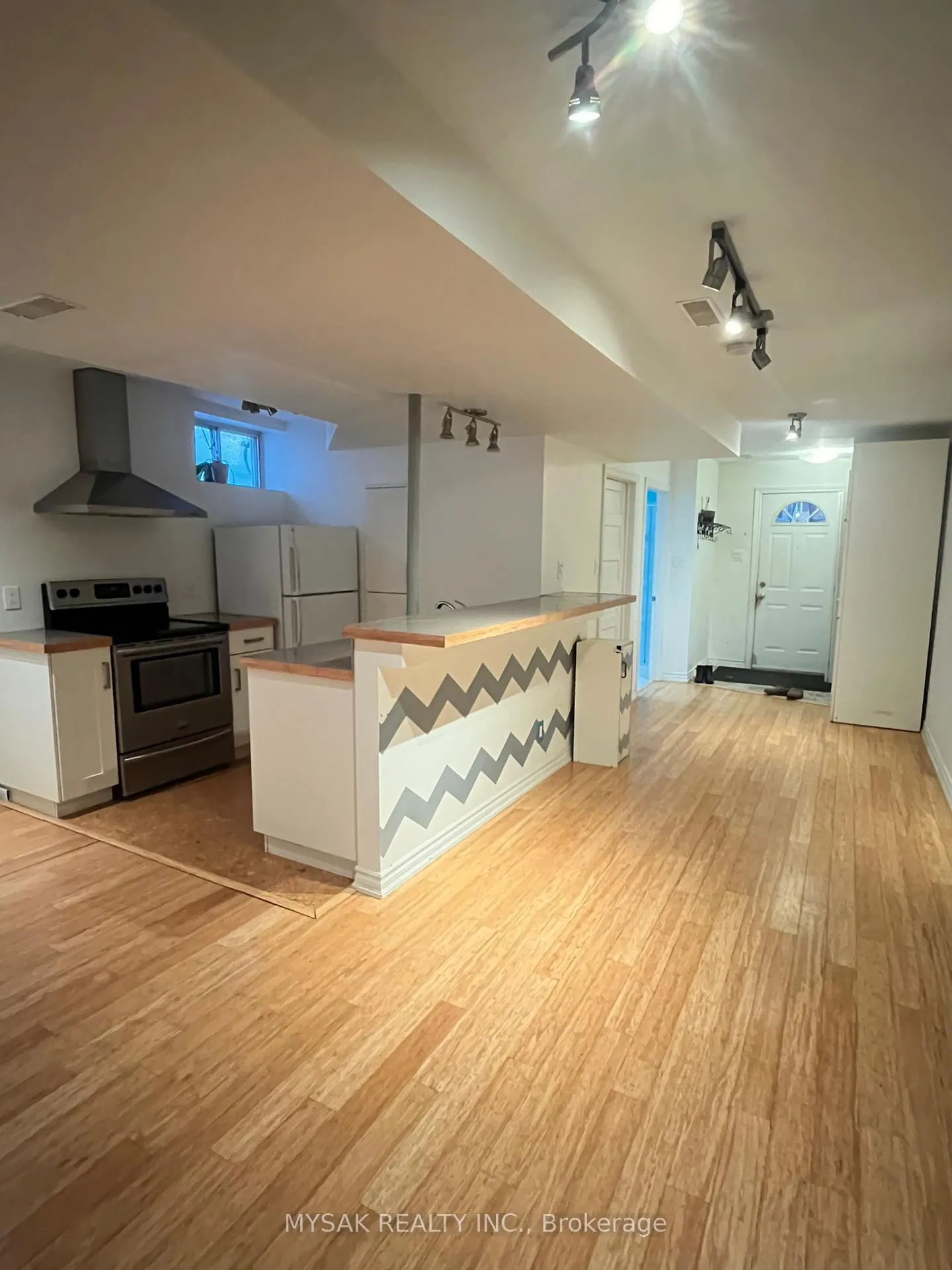 Photo 18 of 269 Sammon Avenue, Toronto, Danforth Village-East York — HOMEH