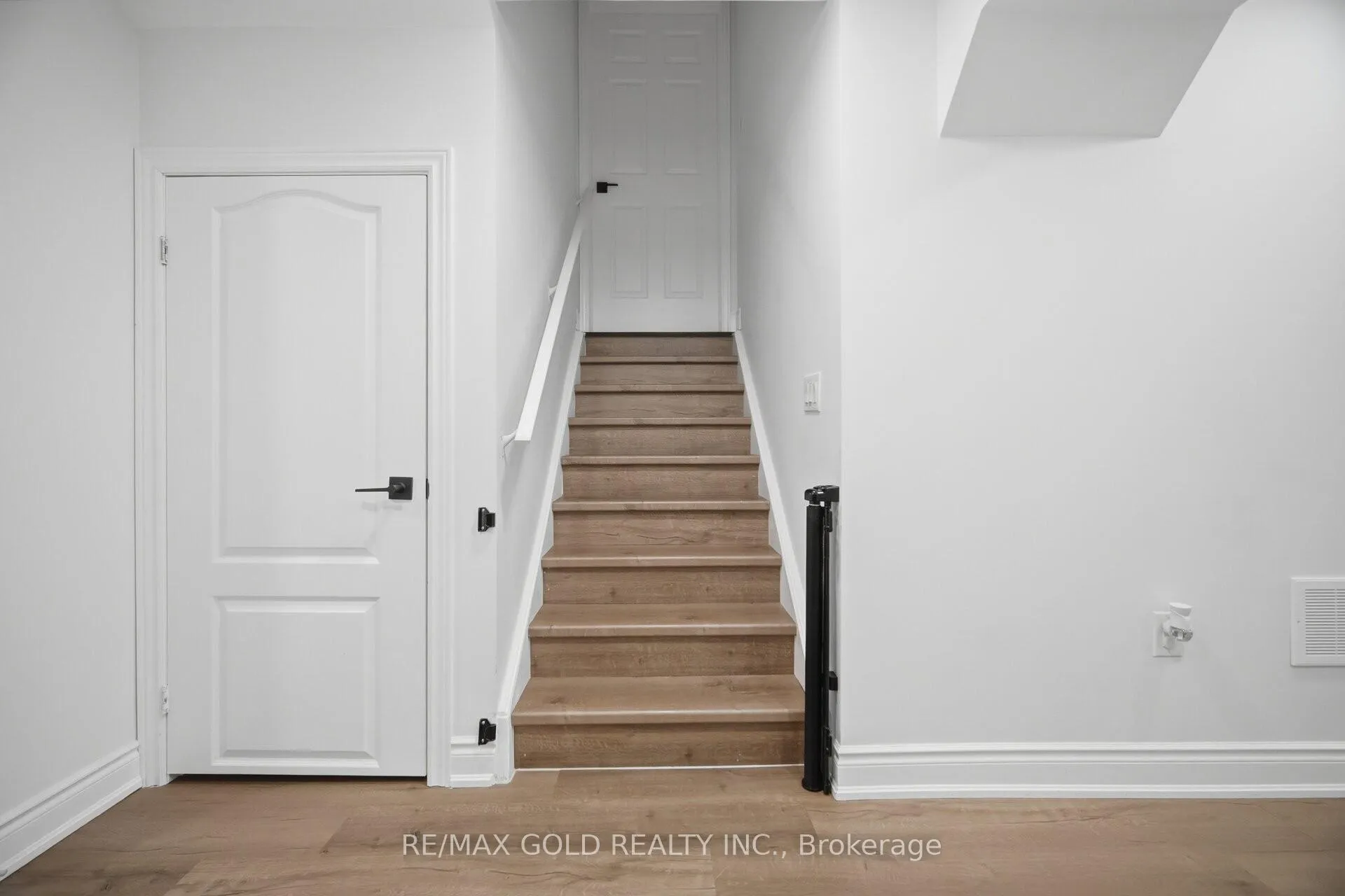 Photo 20 of 80 Pomell Trail, Brampton, Bram East — HOMEH