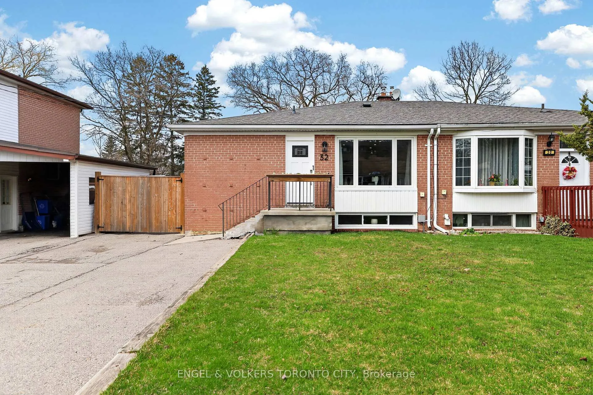 Photo 1 of 32 Davis Road, Aurora, Aurora Highlands — HOMEH