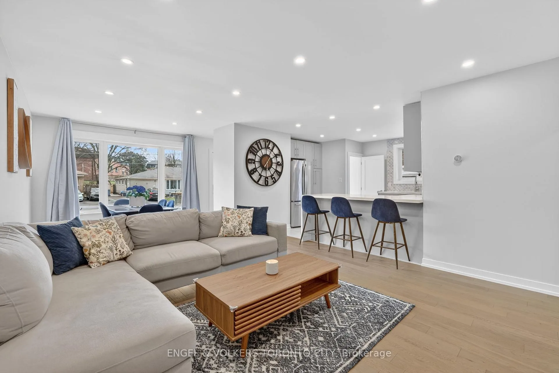 Photo 10 of 32 Davis Road, Aurora, Aurora Highlands — HOMEH