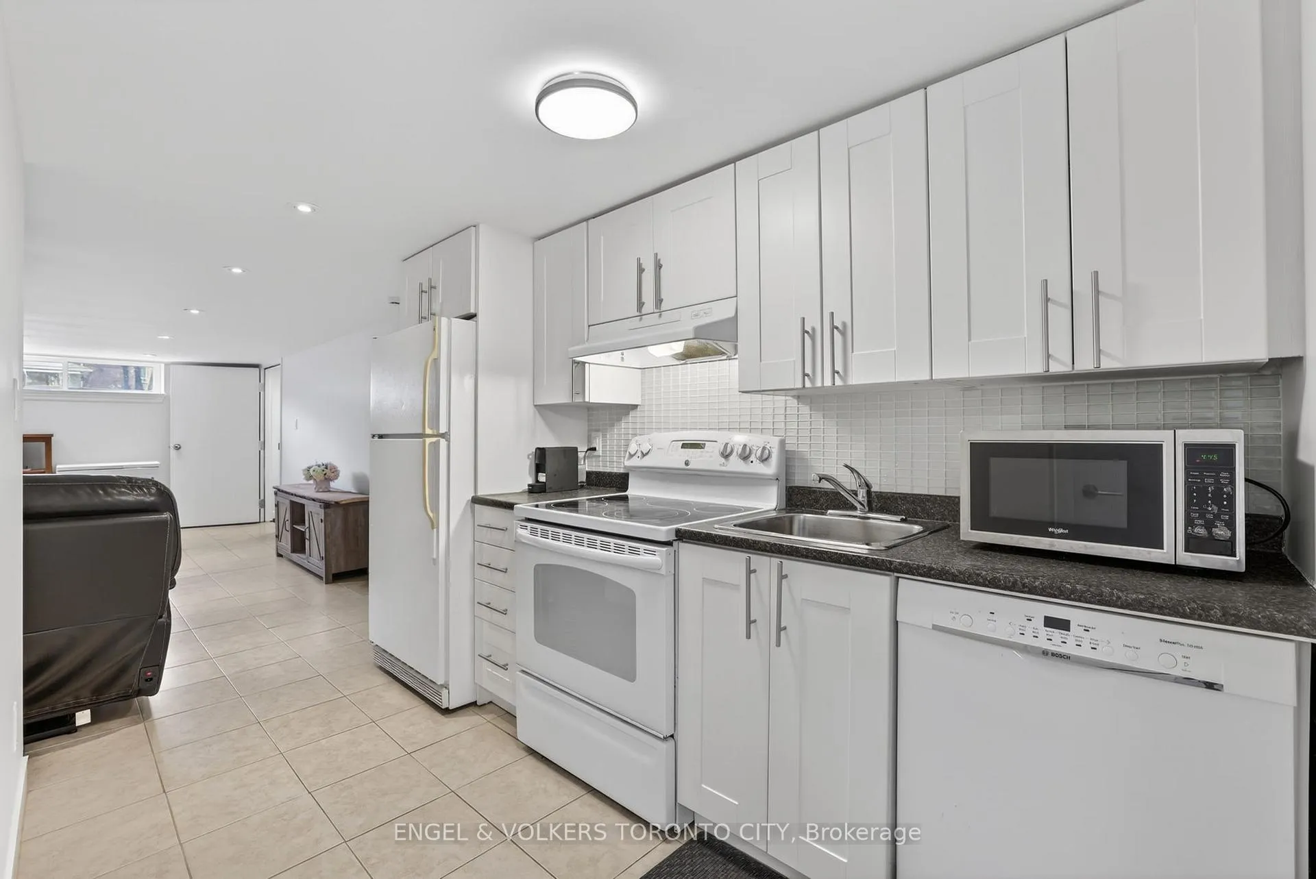 Photo 34 of 32 Davis Road, Aurora, Aurora Highlands — HOMEH