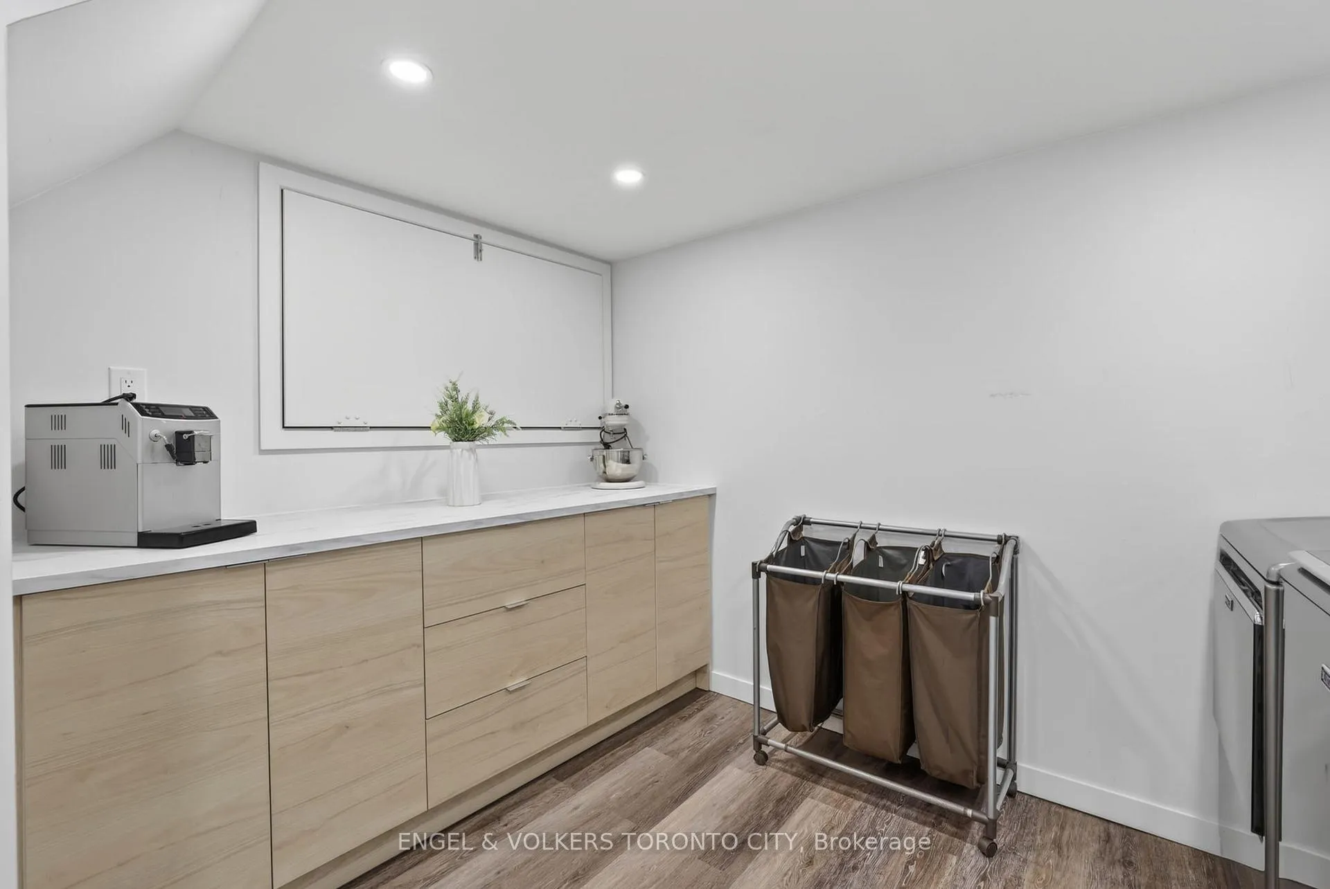 Photo 38 of 32 Davis Road, Aurora, Aurora Highlands — HOMEH