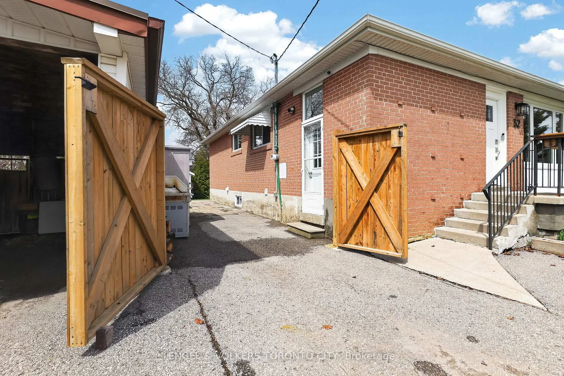 Photo 39 of 32 Davis Road, Aurora, Aurora Highlands — HOMEH