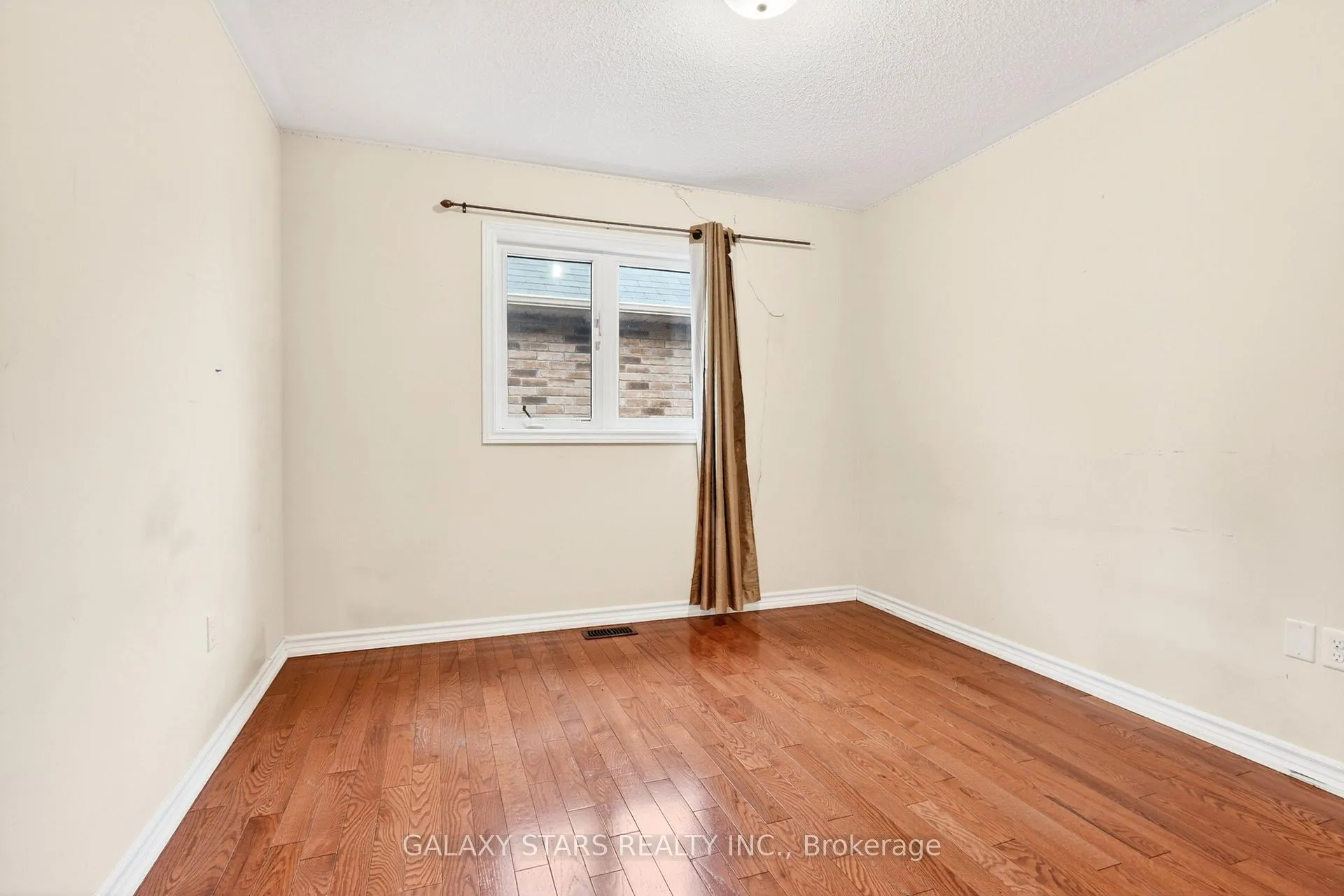Photo 12 of 1844 Western Avenue, Oshawa, Samac — HOMEH
