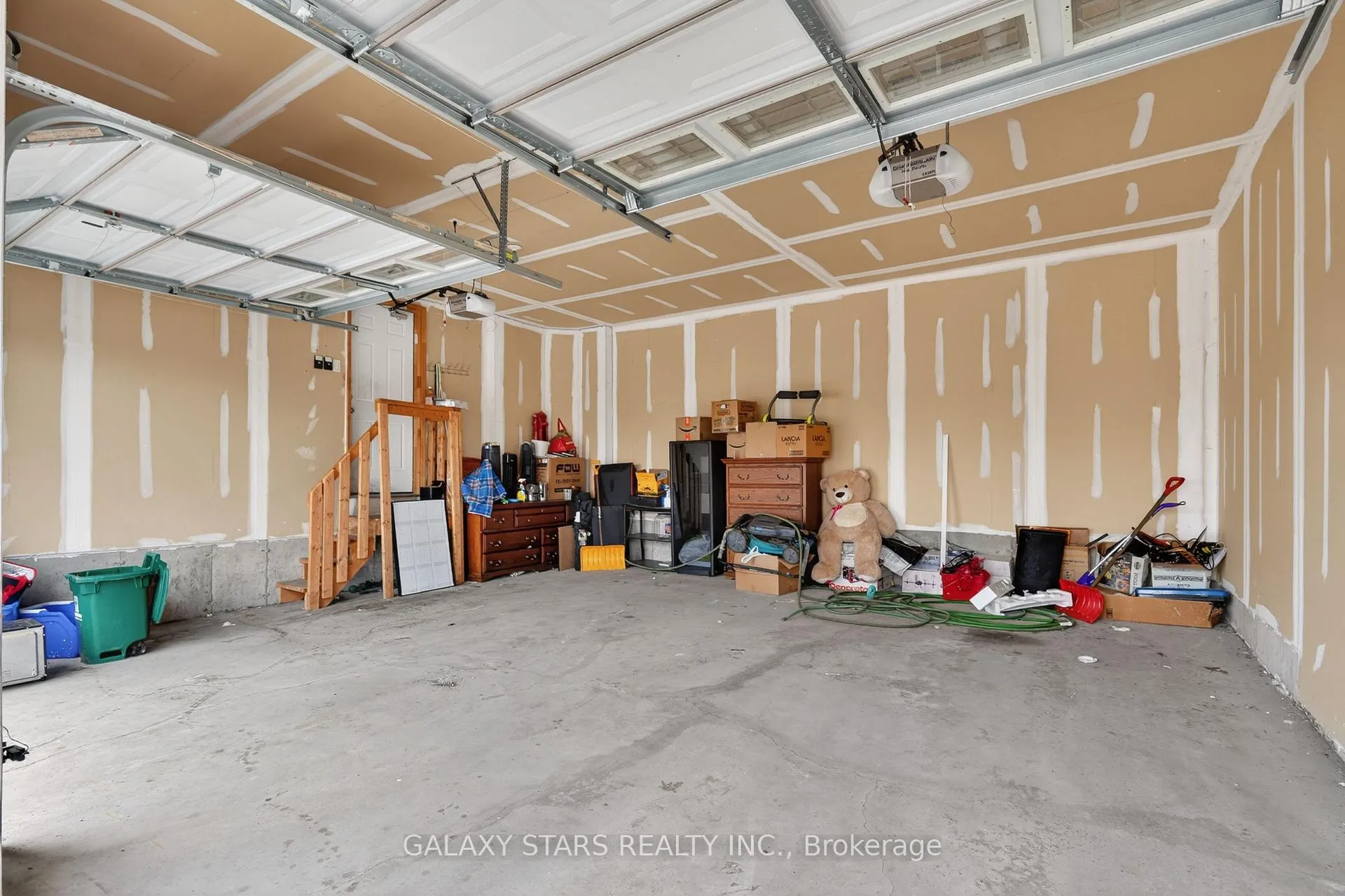 Photo 21 of 1844 Western Avenue, Oshawa, Samac — HOMEH