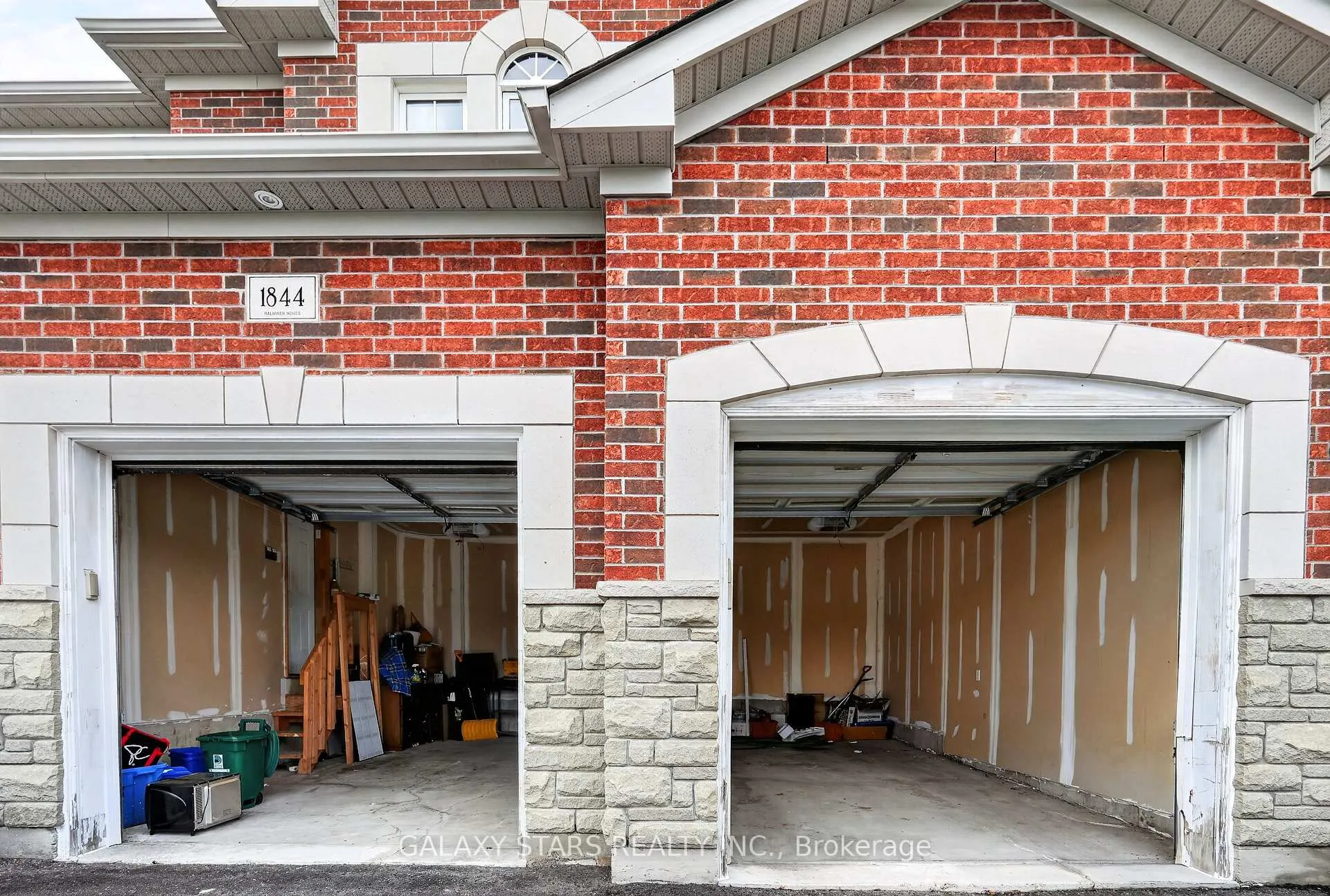 Photo 23 of 1844 Western Avenue, Oshawa, Samac — HOMEH
