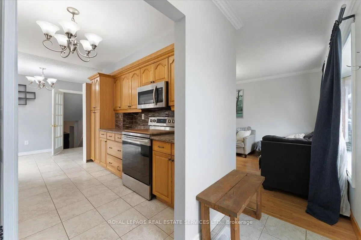 Photo 5 of 57 Elora Drive, Hamilton, Fessenden — HOMEH