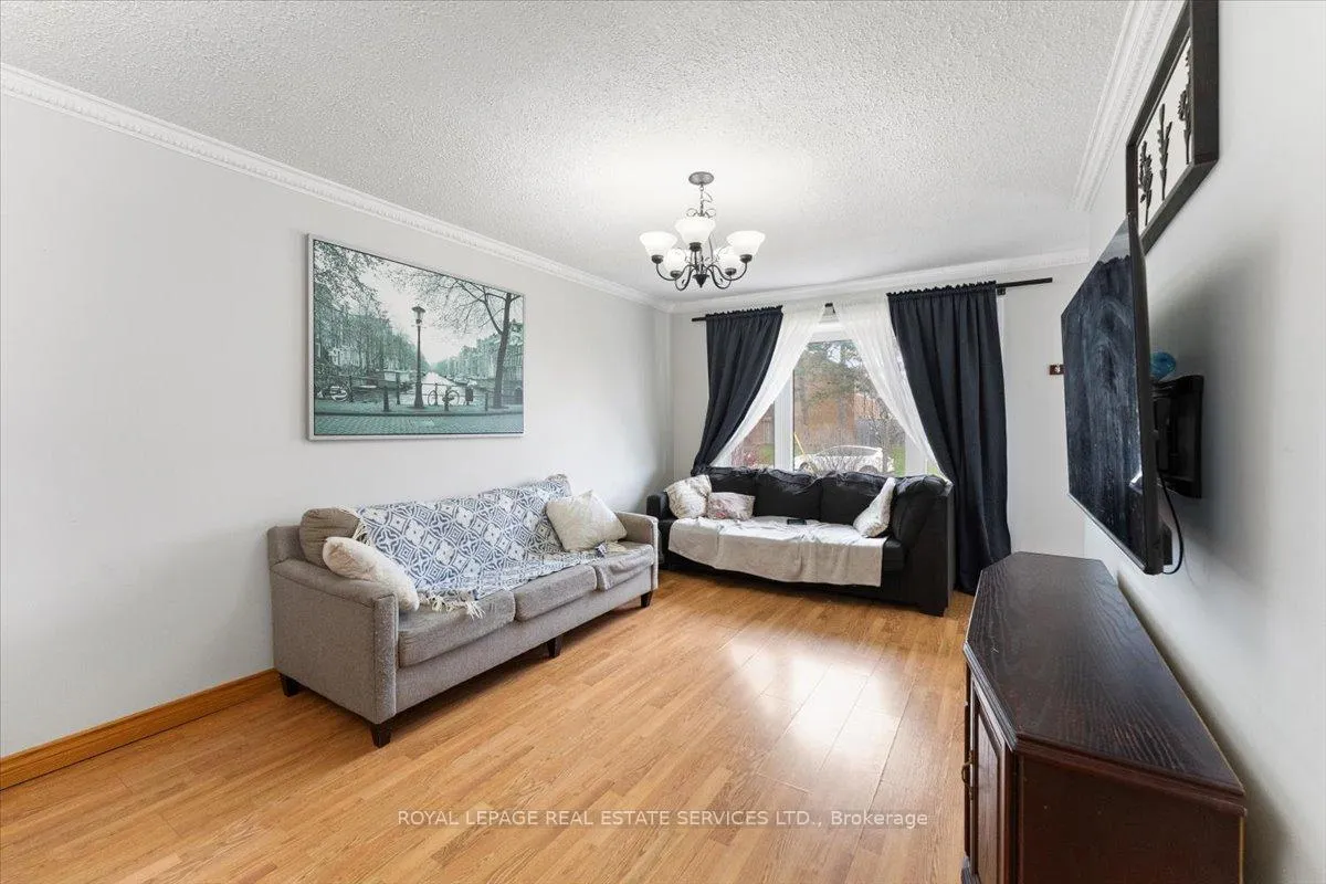 Photo 8 of 57 Elora Drive, Hamilton, Fessenden — HOMEH