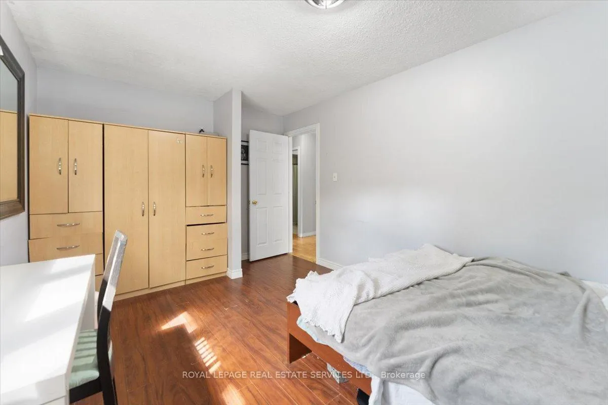 Photo 18 of 57 Elora Drive, Hamilton, Fessenden — HOMEH