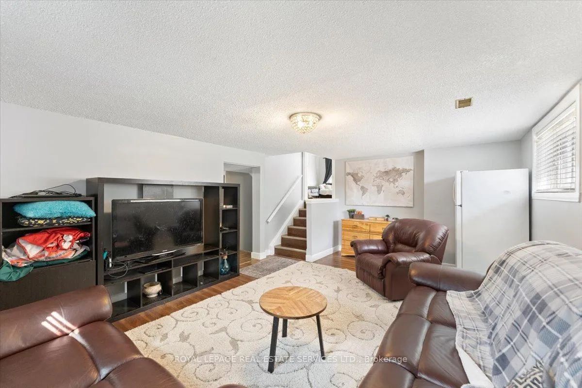Photo 24 of 57 Elora Drive, Hamilton, Fessenden — HOMEH