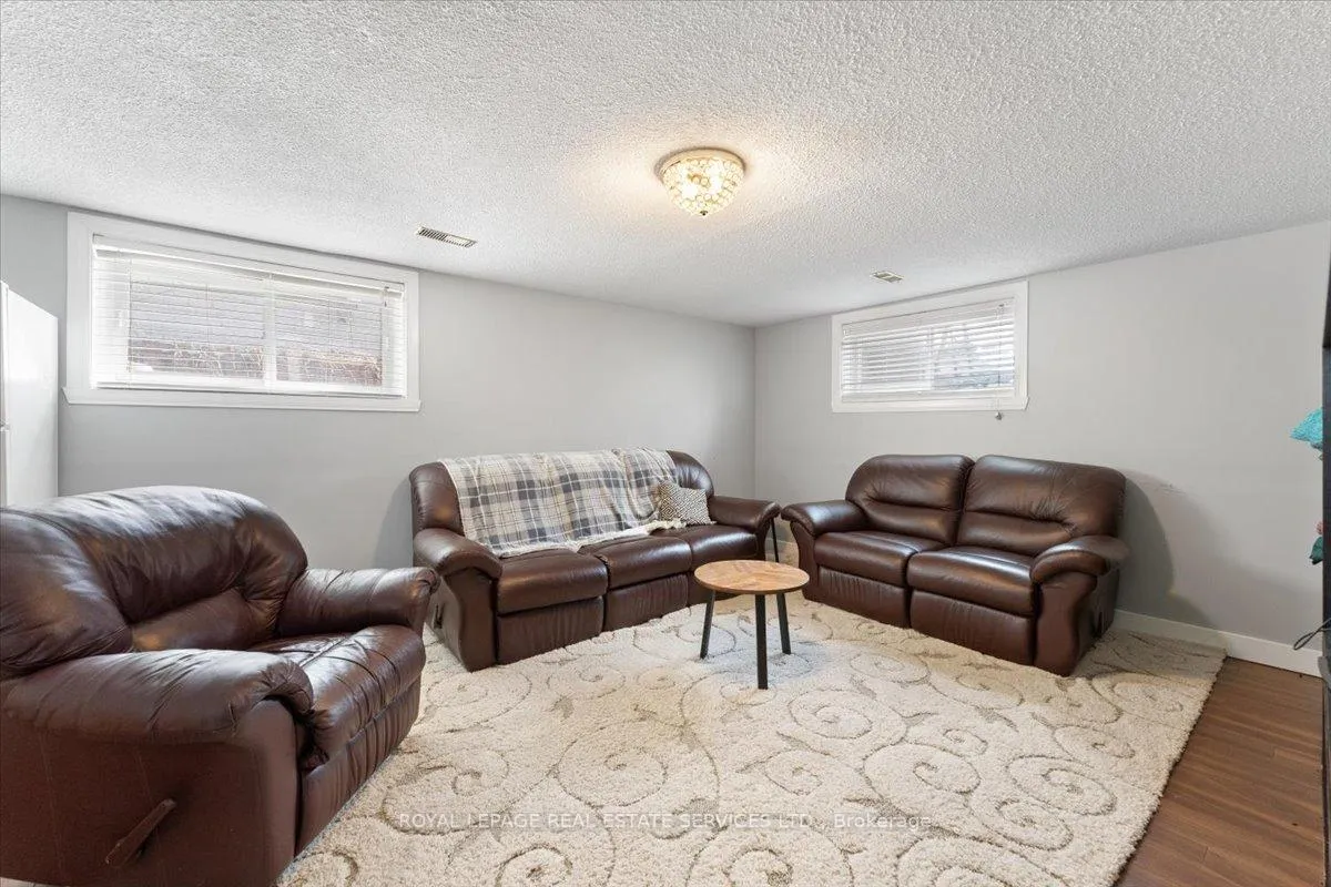 Photo 25 of 57 Elora Drive, Hamilton, Fessenden — HOMEH