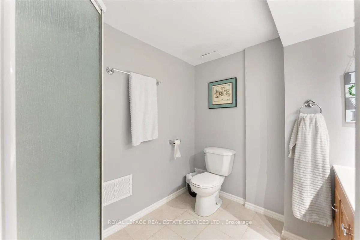 Photo 28 of 57 Elora Drive, Hamilton, Fessenden — HOMEH