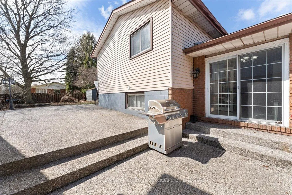 Photo 34 of 57 Elora Drive, Hamilton, Fessenden — HOMEH
