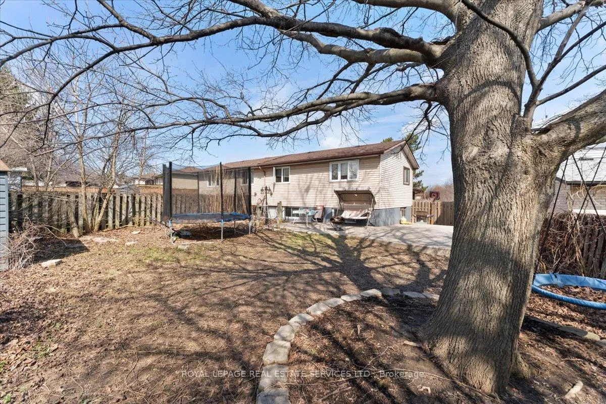 Photo 37 of 57 Elora Drive, Hamilton, Fessenden — HOMEH