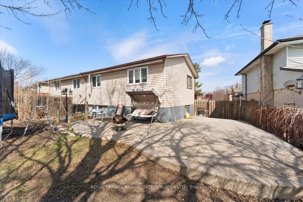 Photo 38 of 57 Elora Drive, Hamilton, Fessenden — HOMEH
