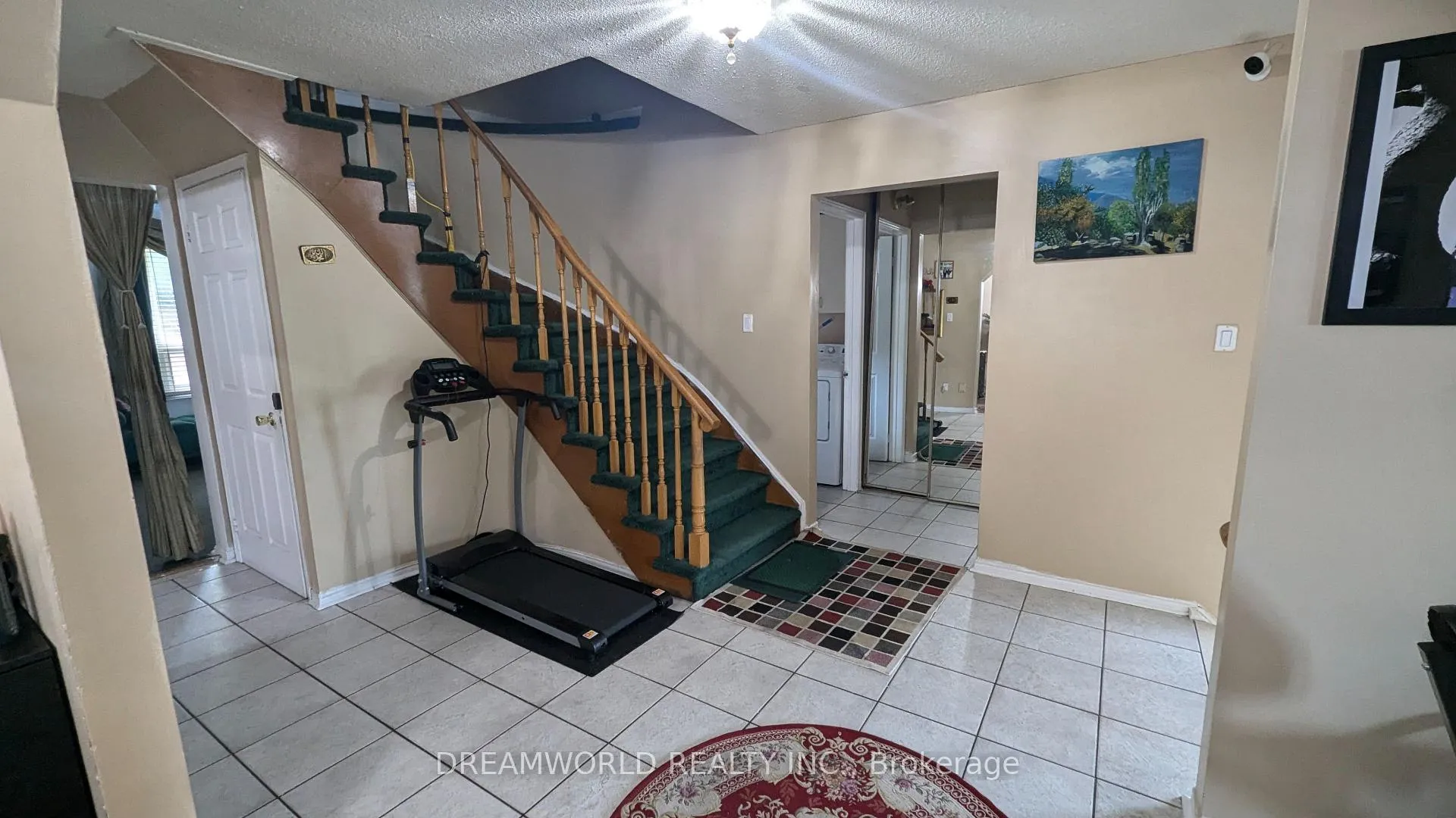 Photo 4 of 52 Gardiner Drive, Ajax, Central — HOMEH