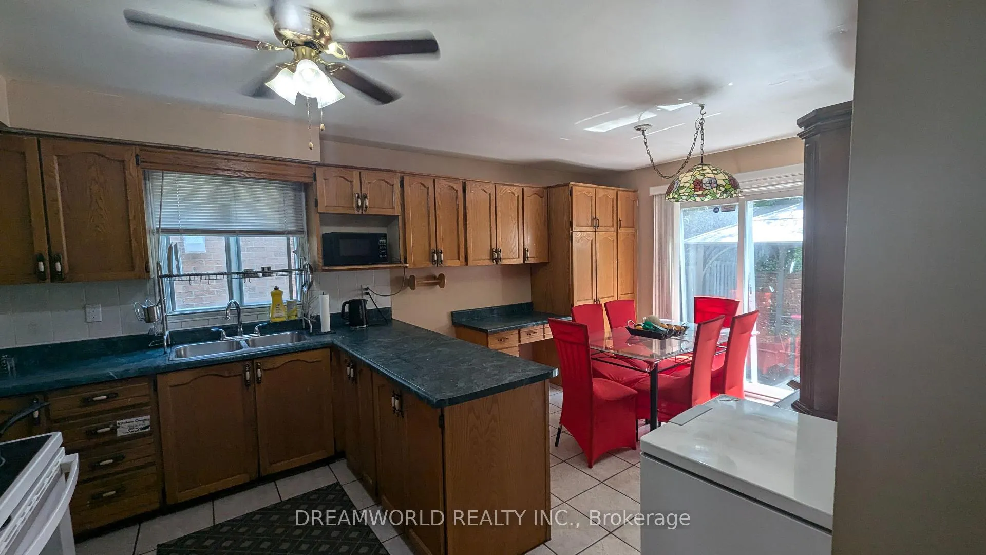 Photo 8 of 52 Gardiner Drive, Ajax, Central — HOMEH